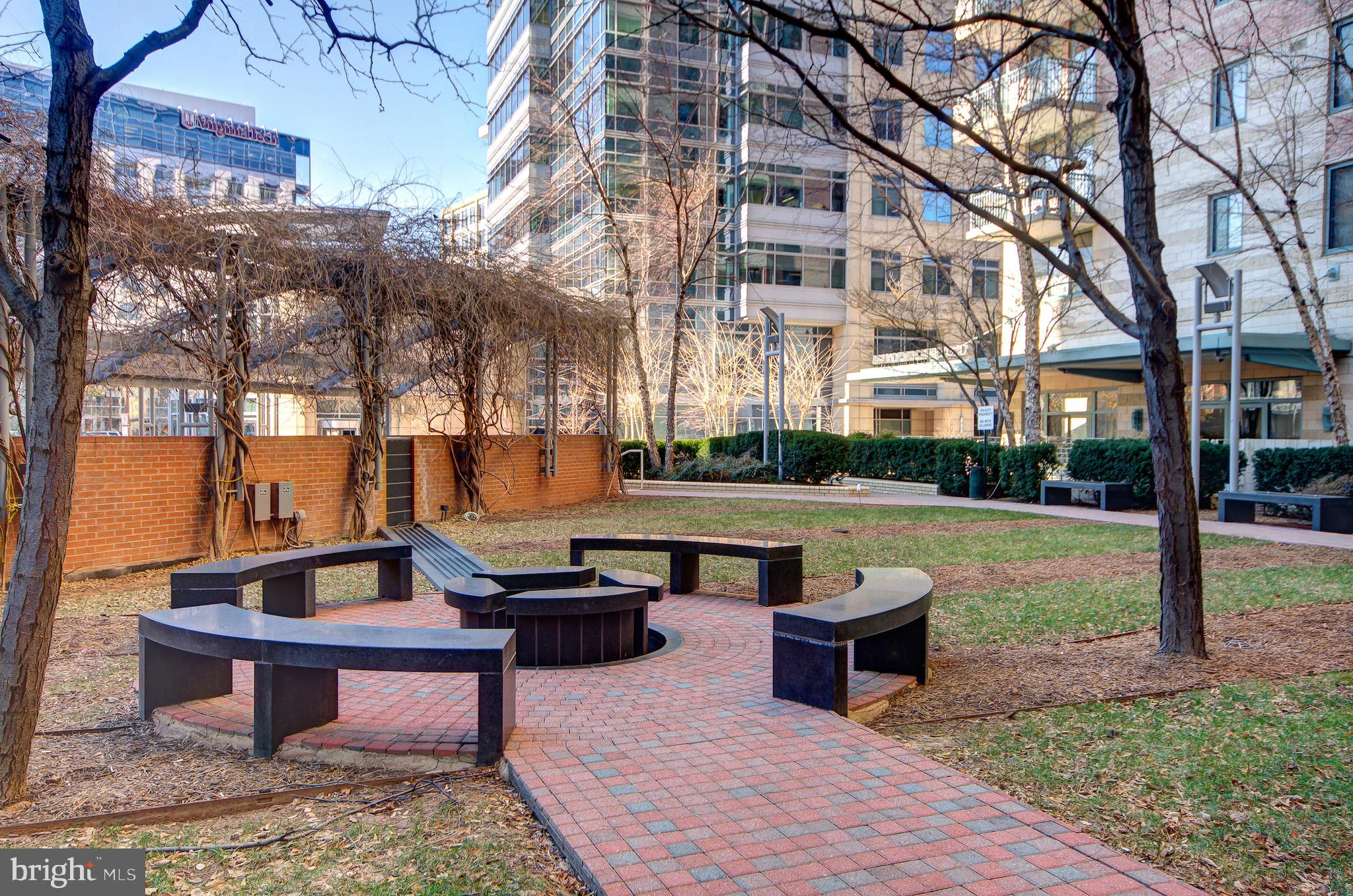 CONTINENTAL - Residential Lease