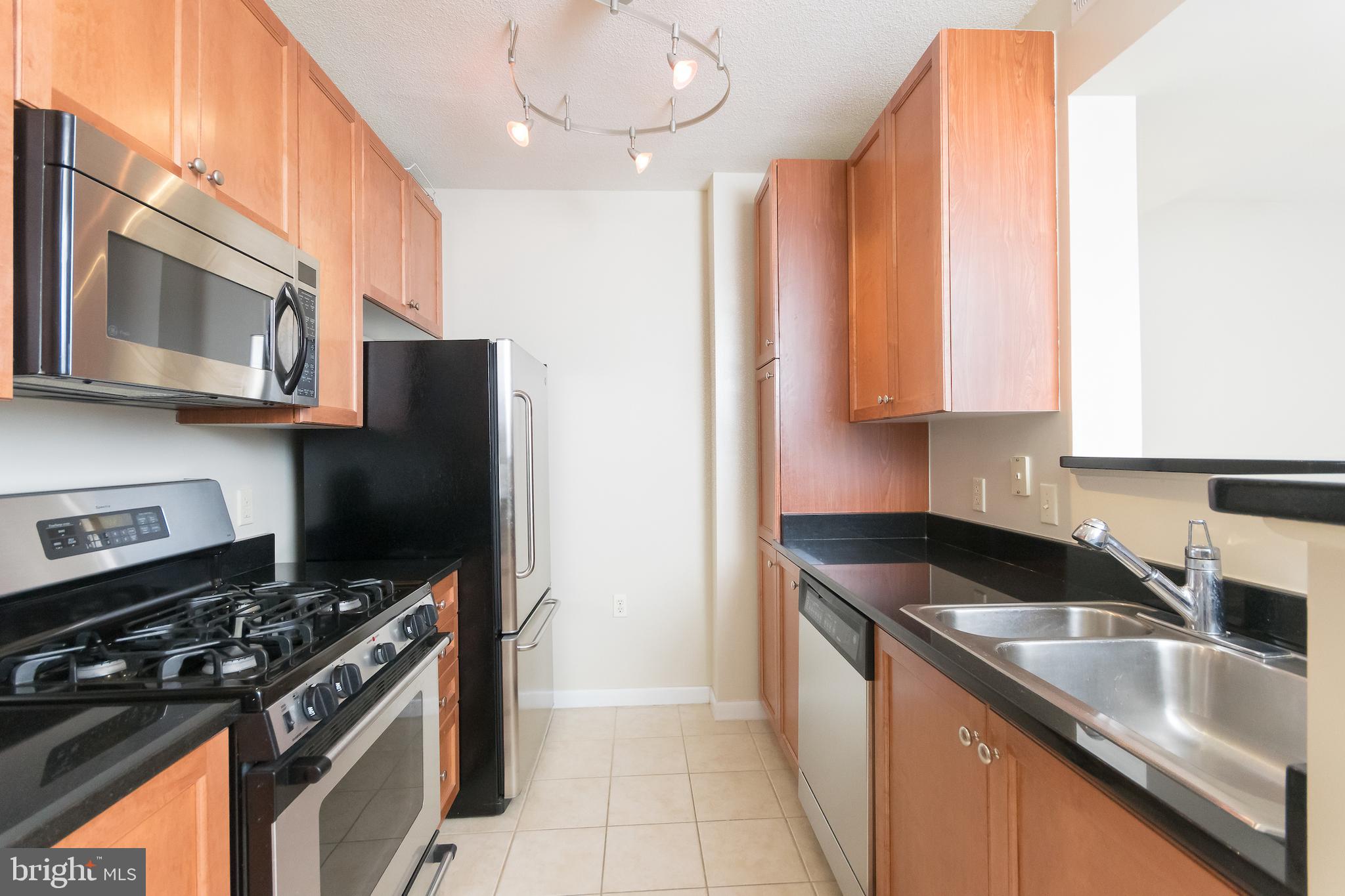 CONTINENTAL - Residential Lease