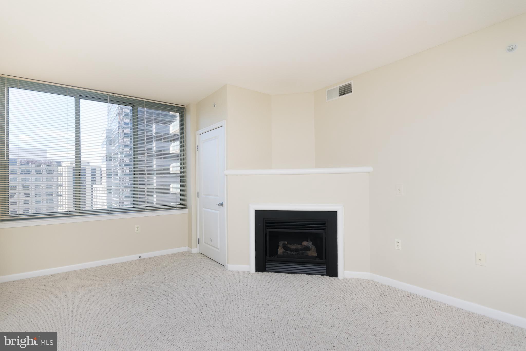 CONTINENTAL - Residential Lease