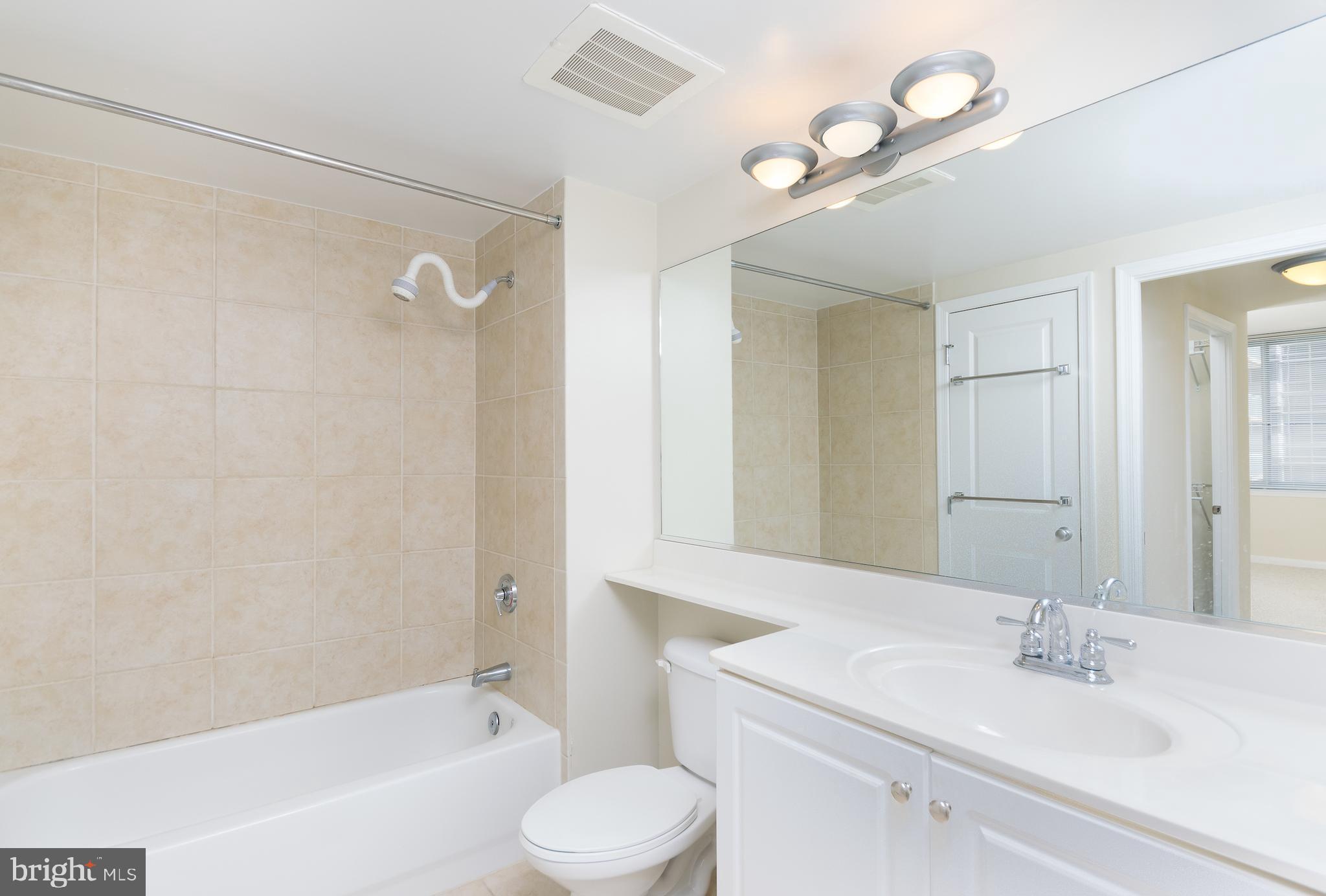 CONTINENTAL - Residential Lease