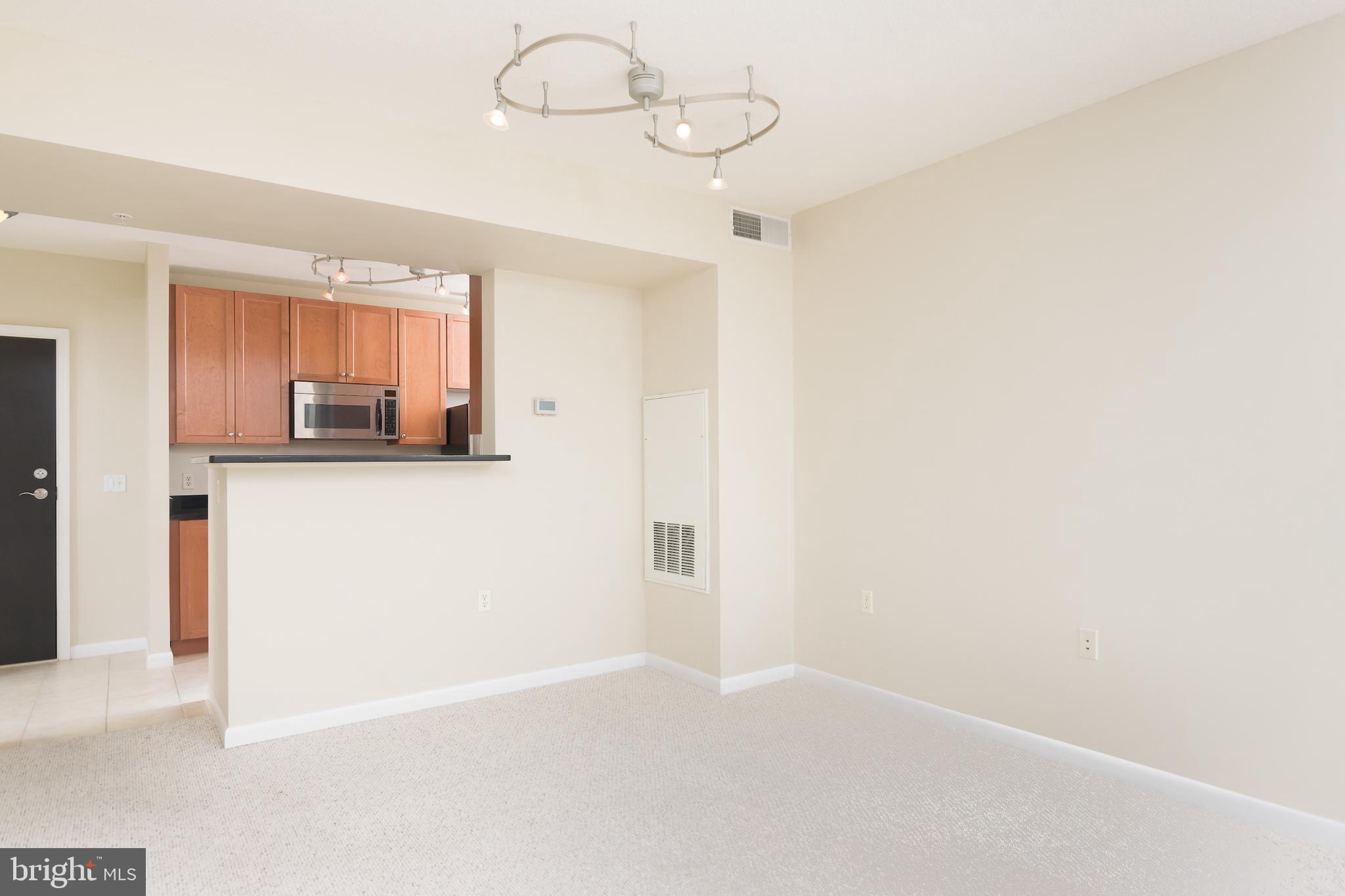 CONTINENTAL - Residential Lease