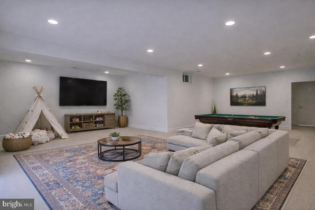 KEENE MILL MANOR - Residential