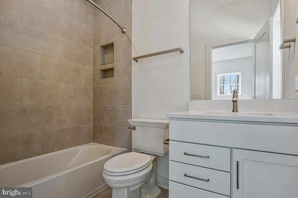 KEENE MILL MANOR - Residential