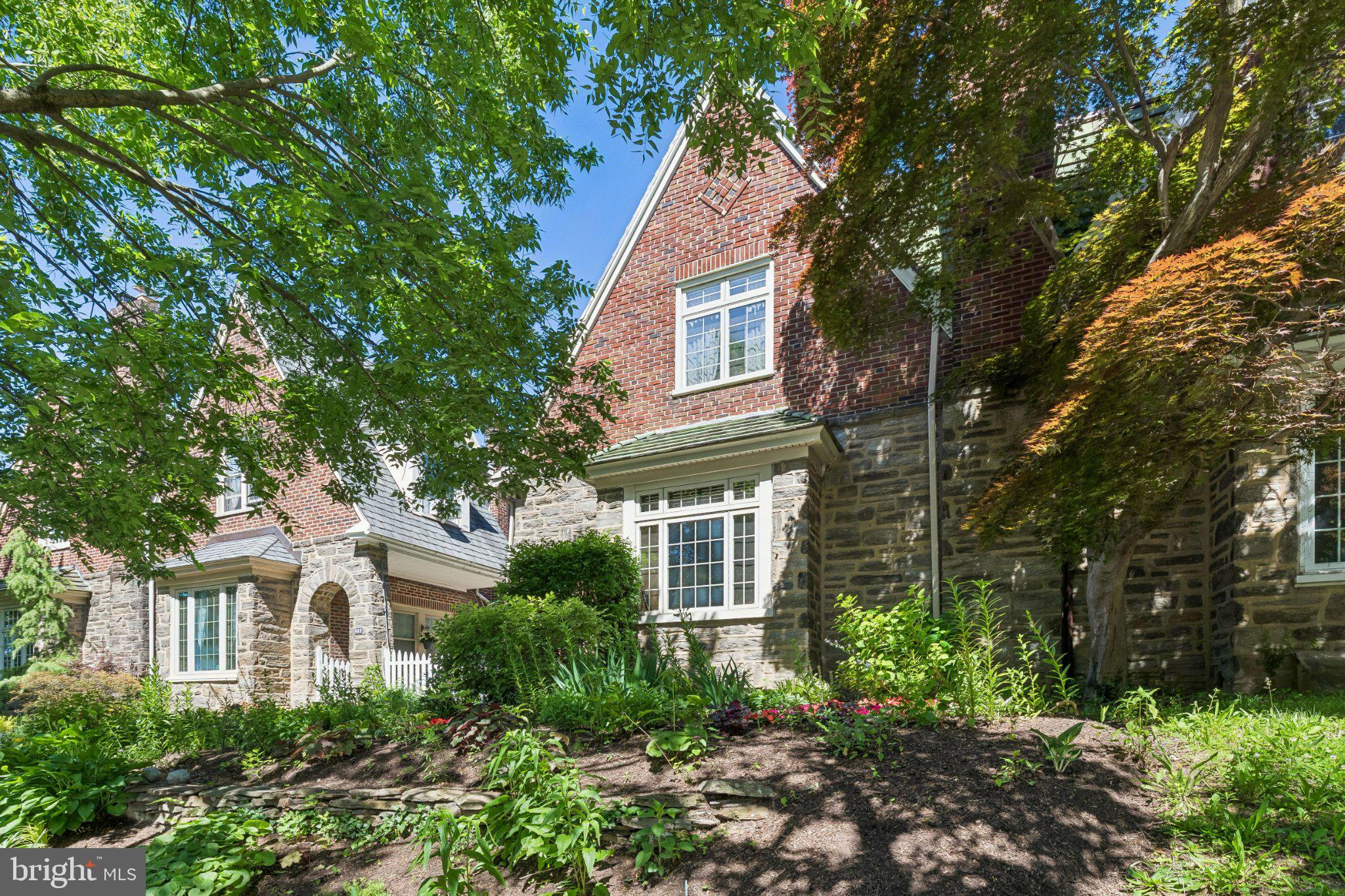 413 E ALLENS LANE
