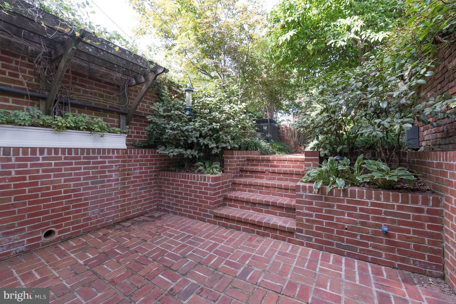 OLD TOWN - Residential