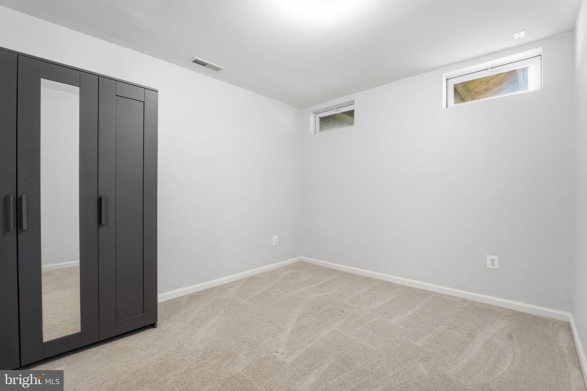 IRWINS CHOICE - Residential Lease