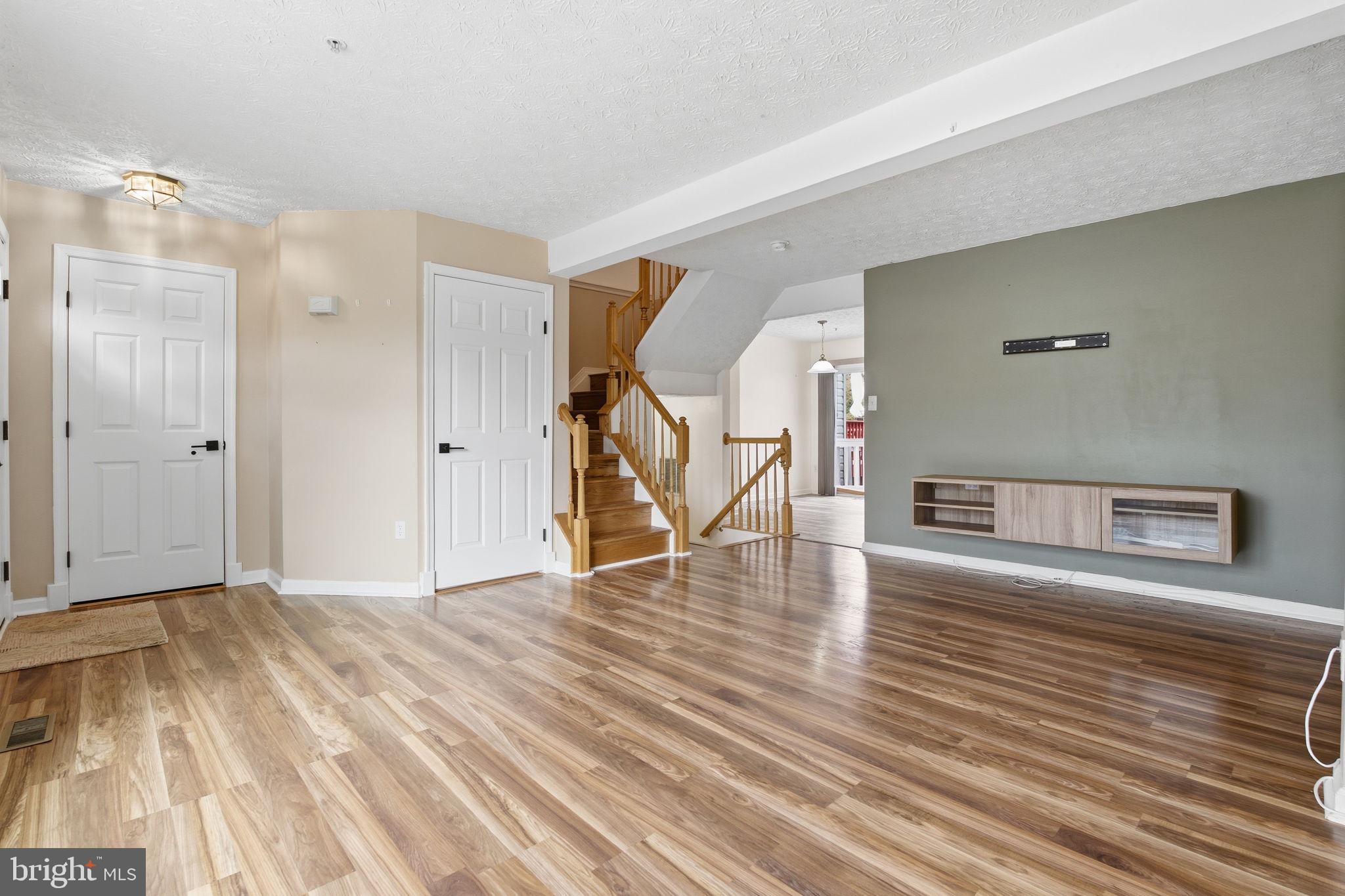 IRWINS CHOICE - Residential Lease