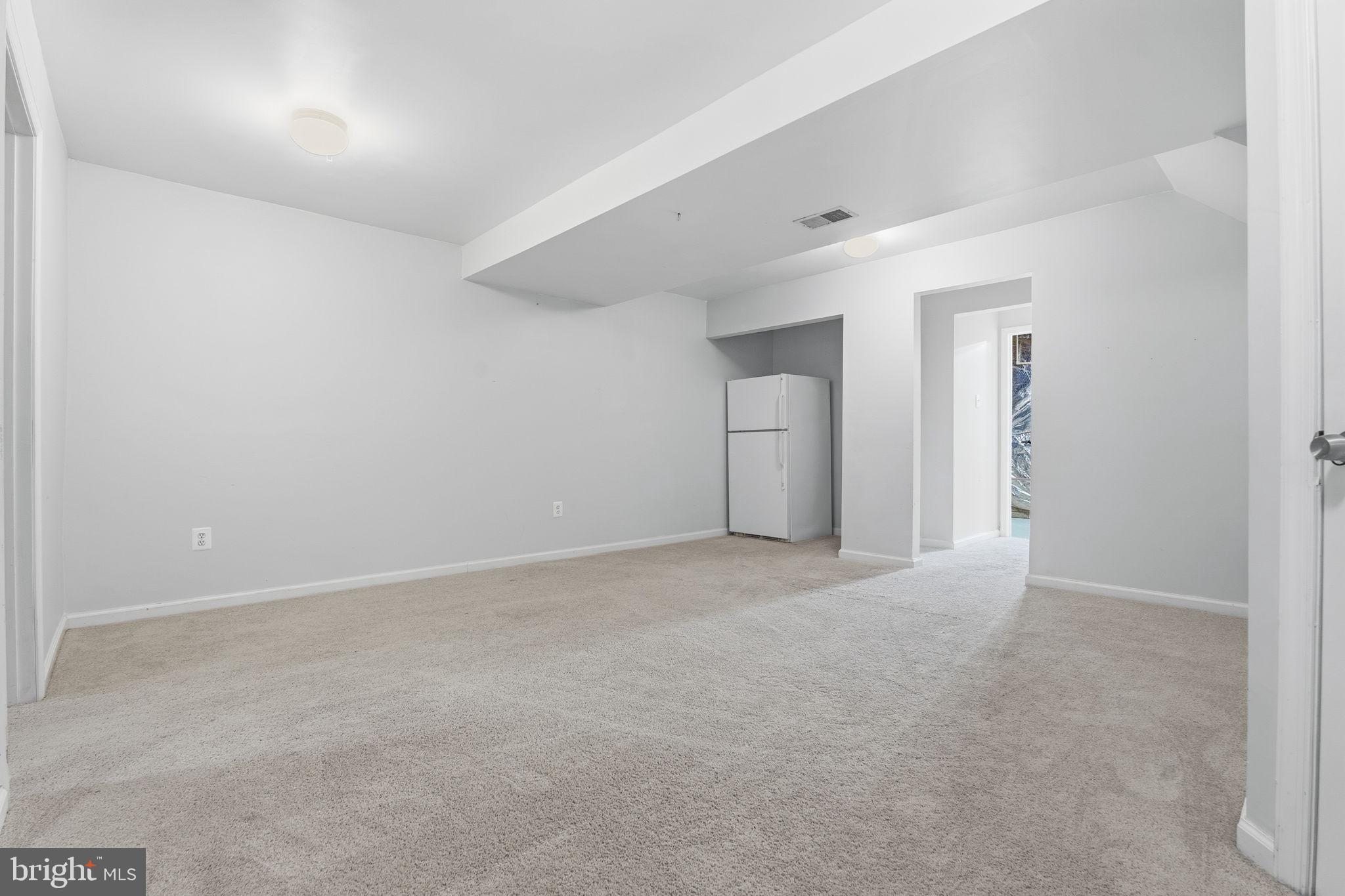 IRWINS CHOICE - Residential Lease