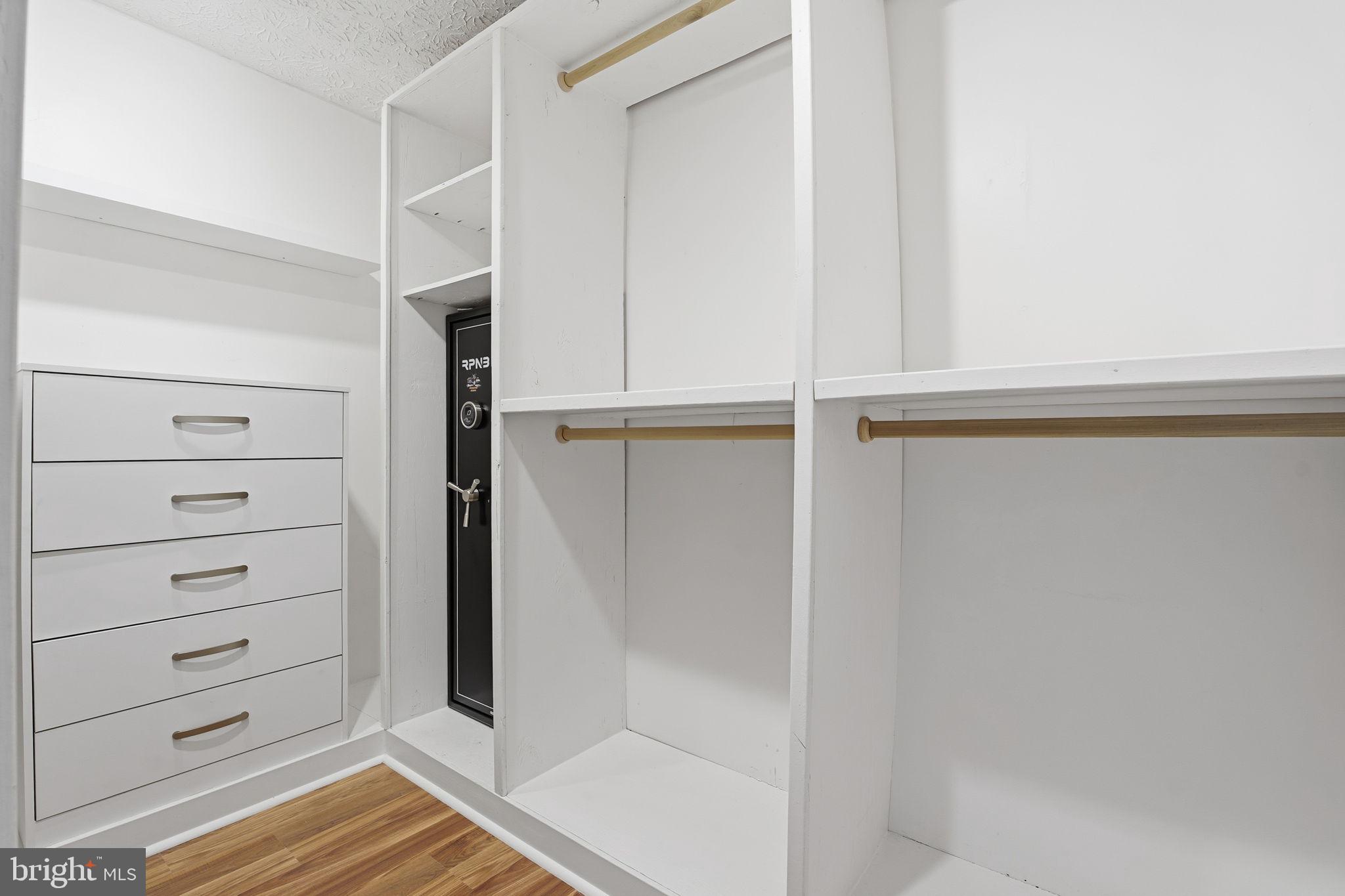 IRWINS CHOICE - Residential Lease