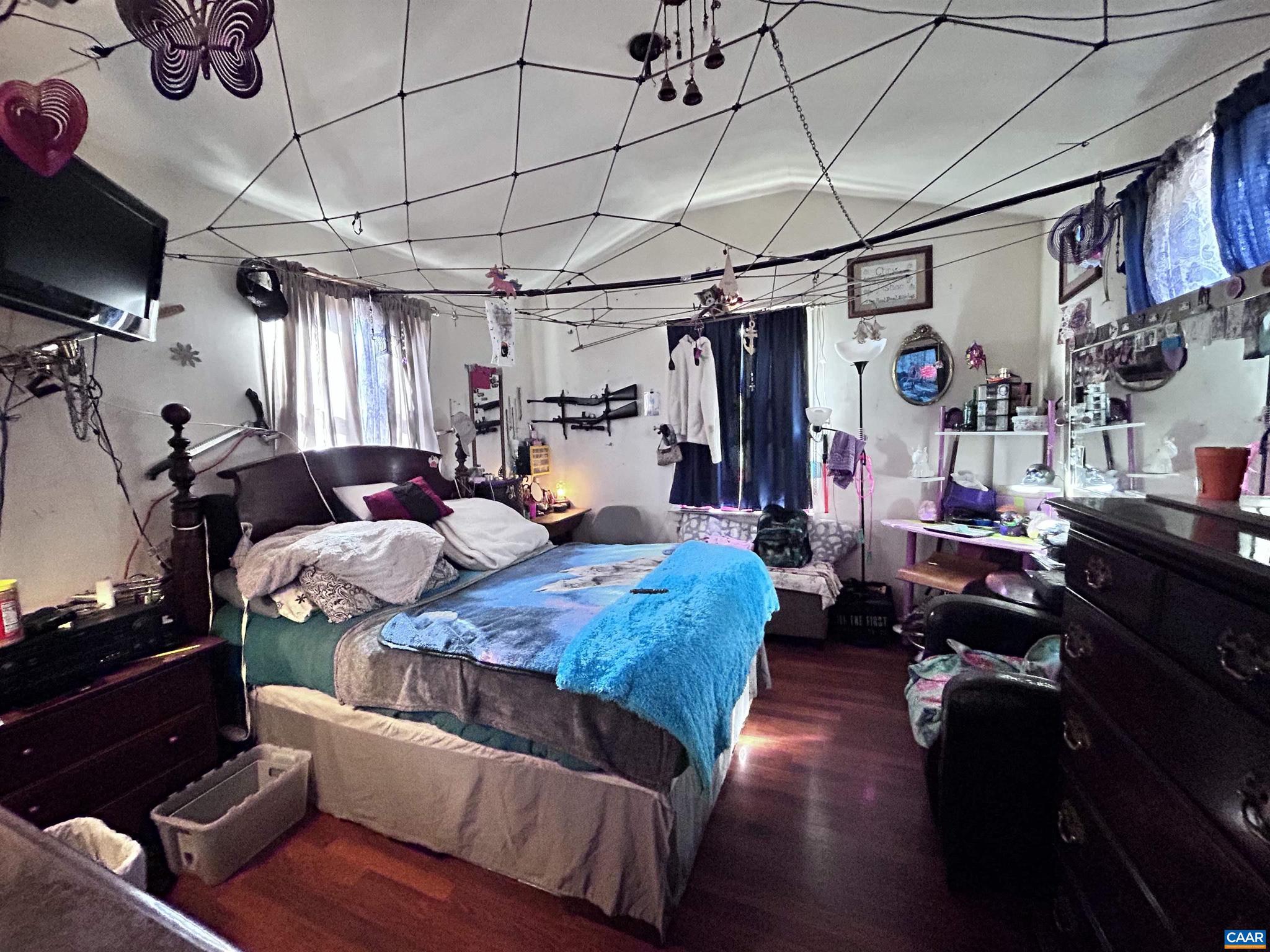 2003 SWEET HOLLOW LN