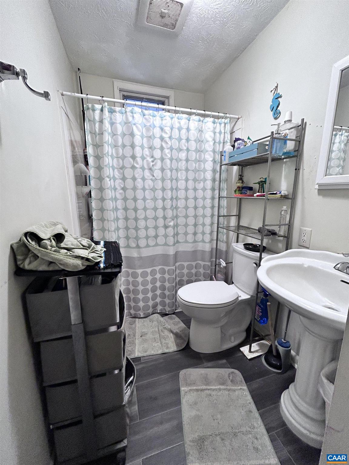 DUDLEY MOUNTAIN - Residential