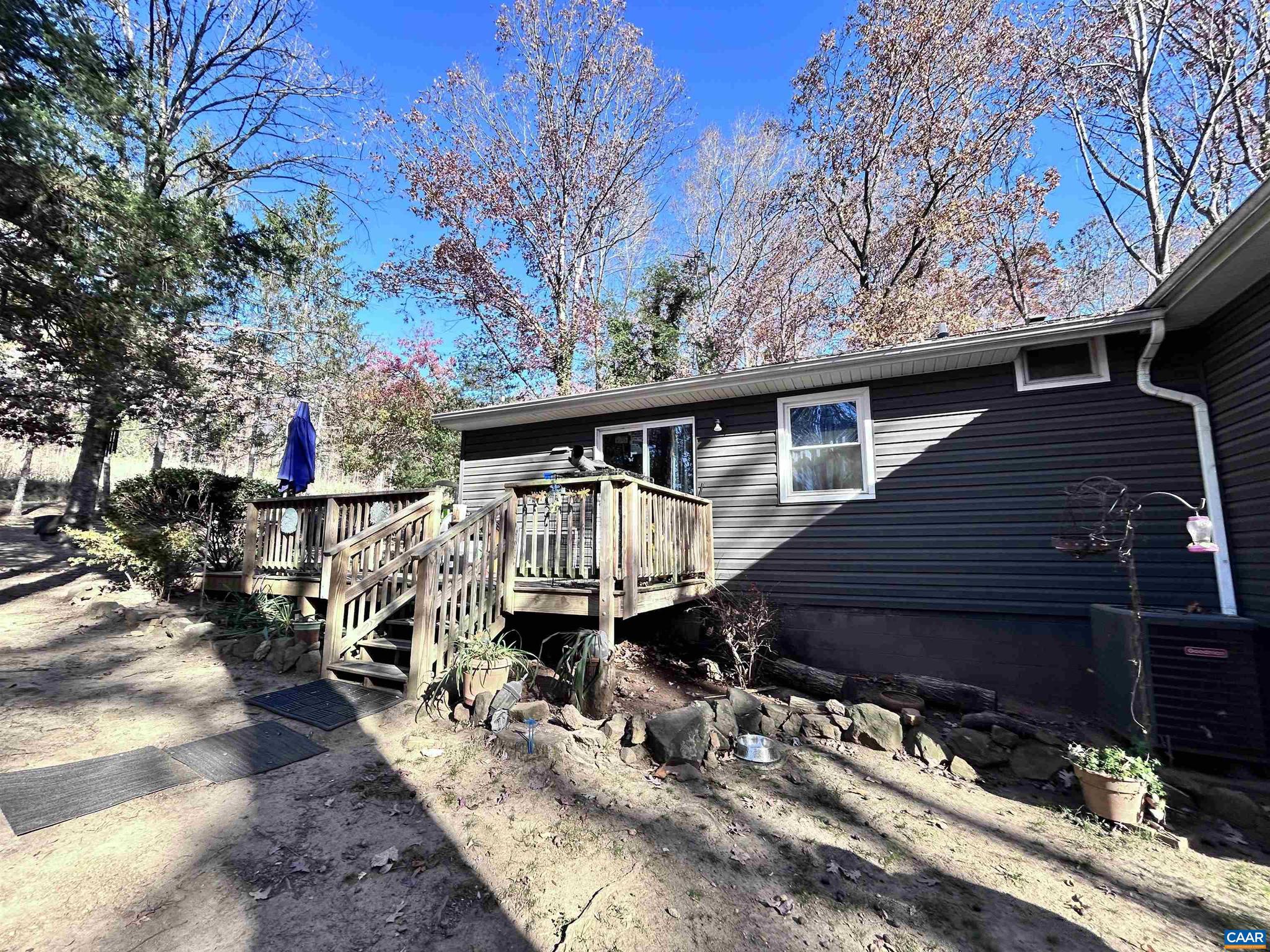 DUDLEY MOUNTAIN - Residential