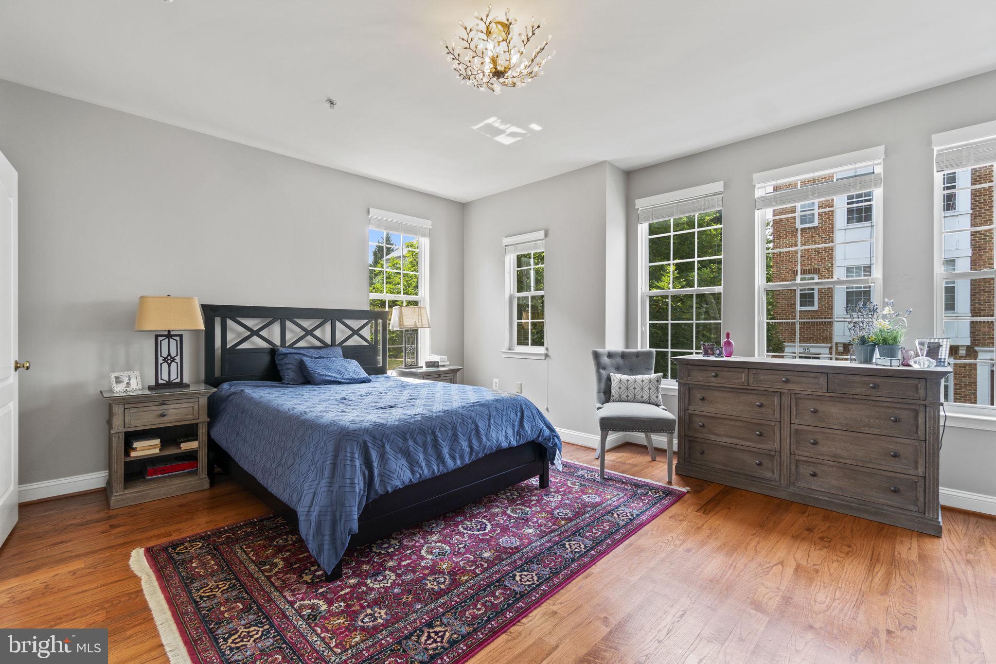 KENTLANDS - Residential