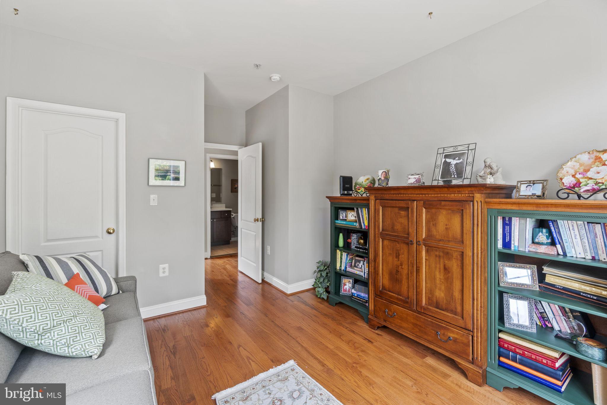 KENTLANDS - Residential