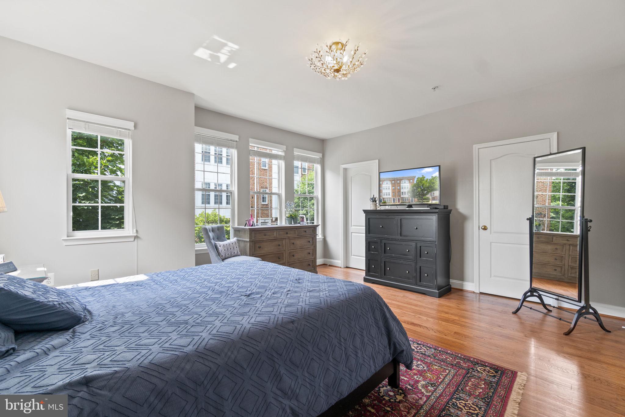 KENTLANDS - Residential