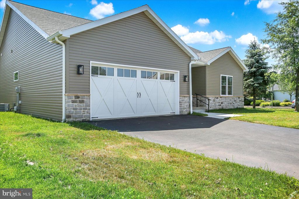 Photo of 51 Franklin Drive, MECHANICSBURG, PA 17055 (MLS # PACB2049120)