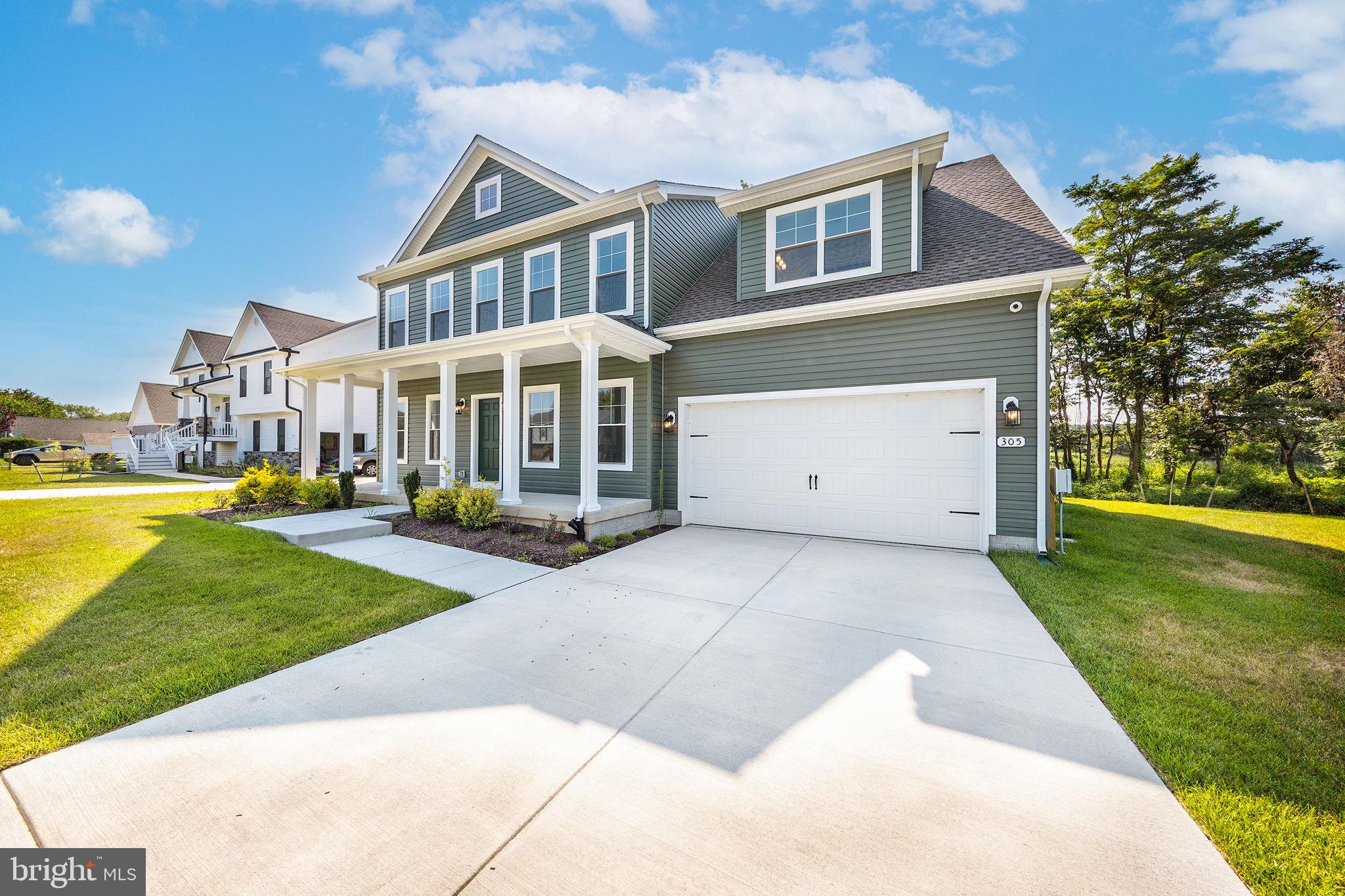 305 N LAKE