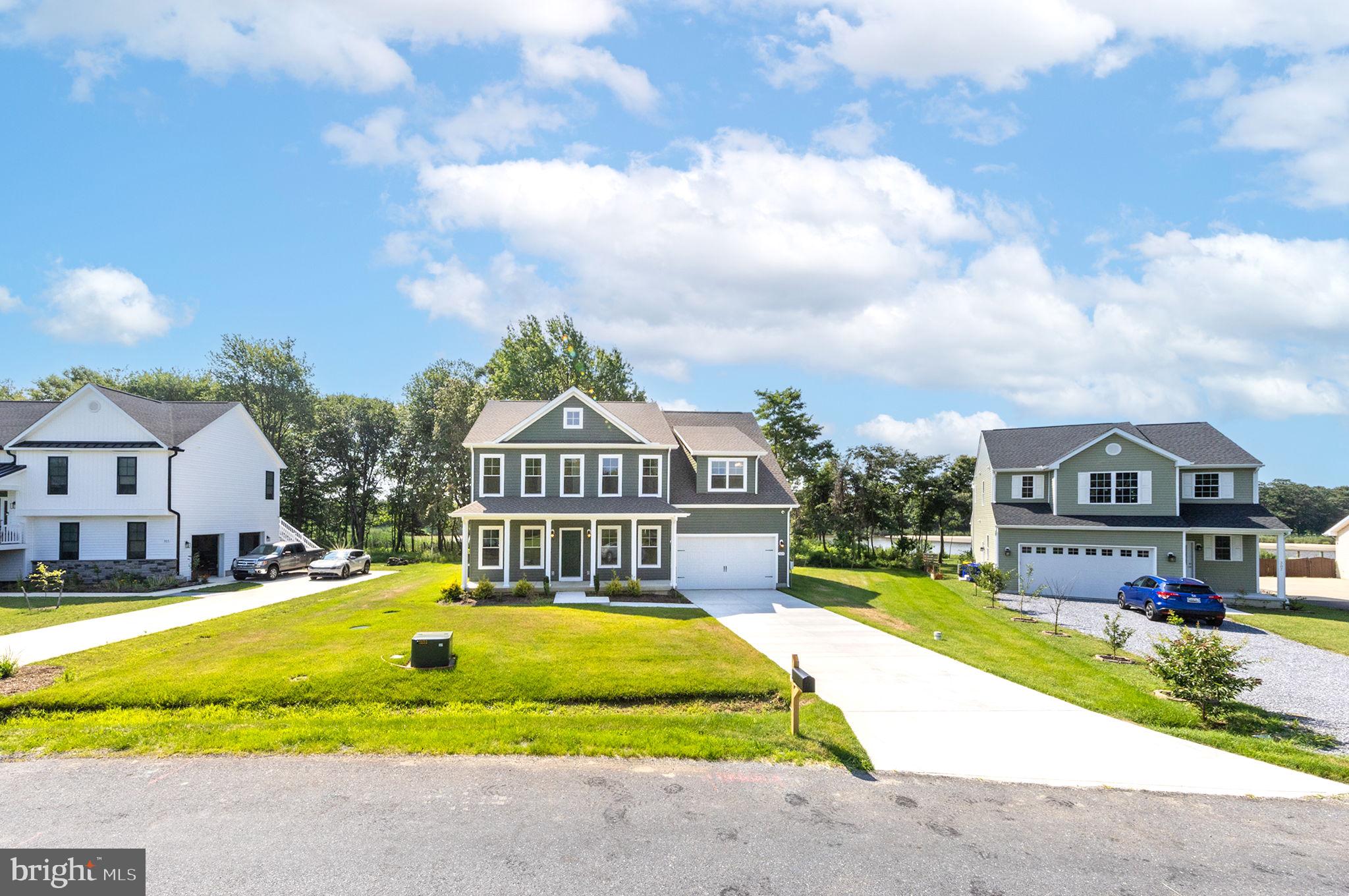 305 N LAKE