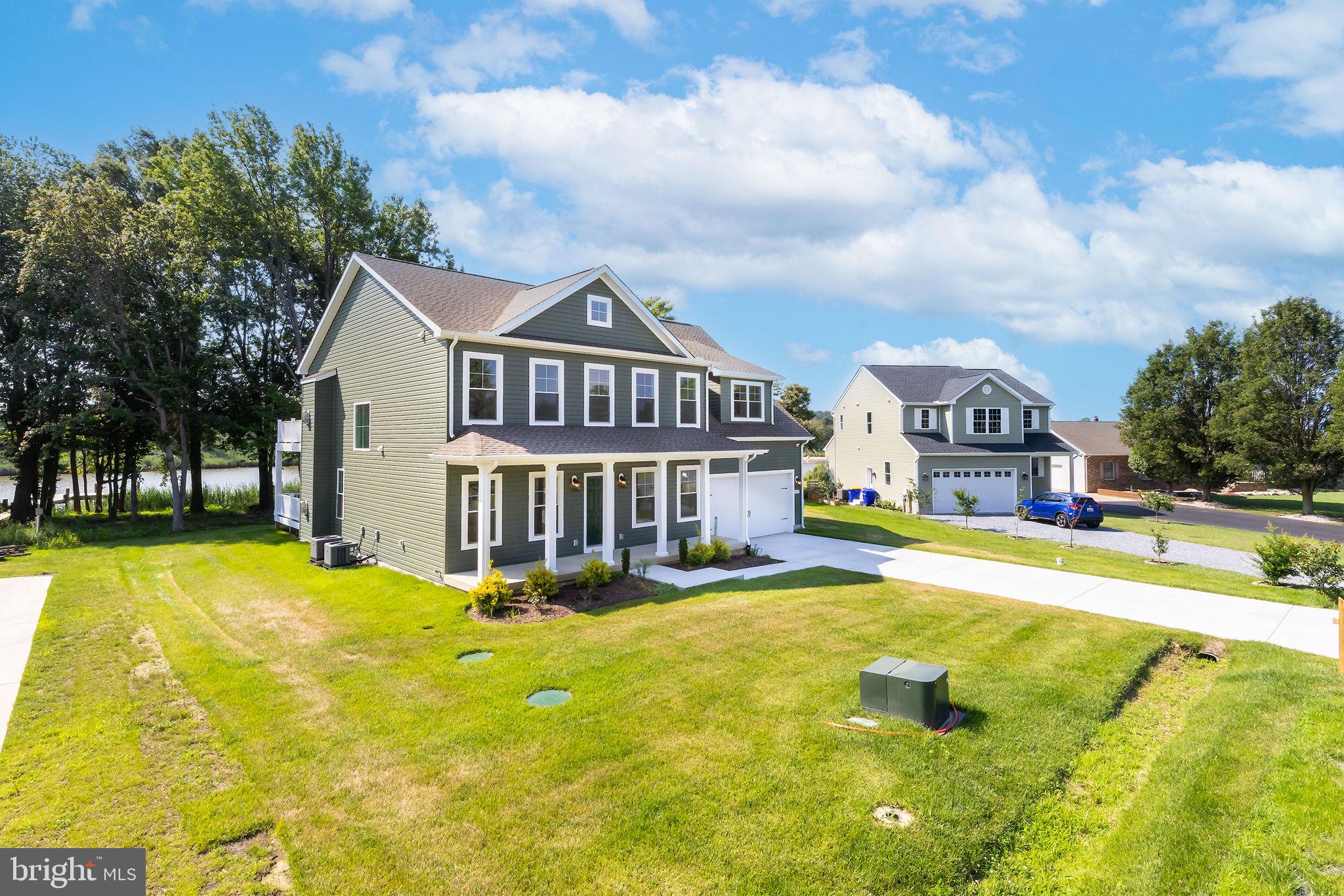 305 N LAKE