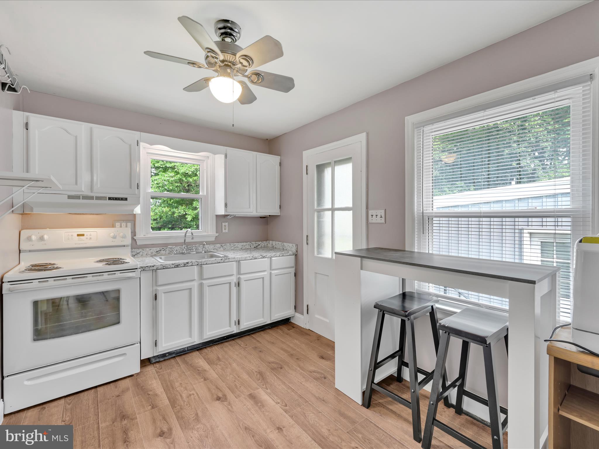 GLEN MOORE CIRCLE - Residential