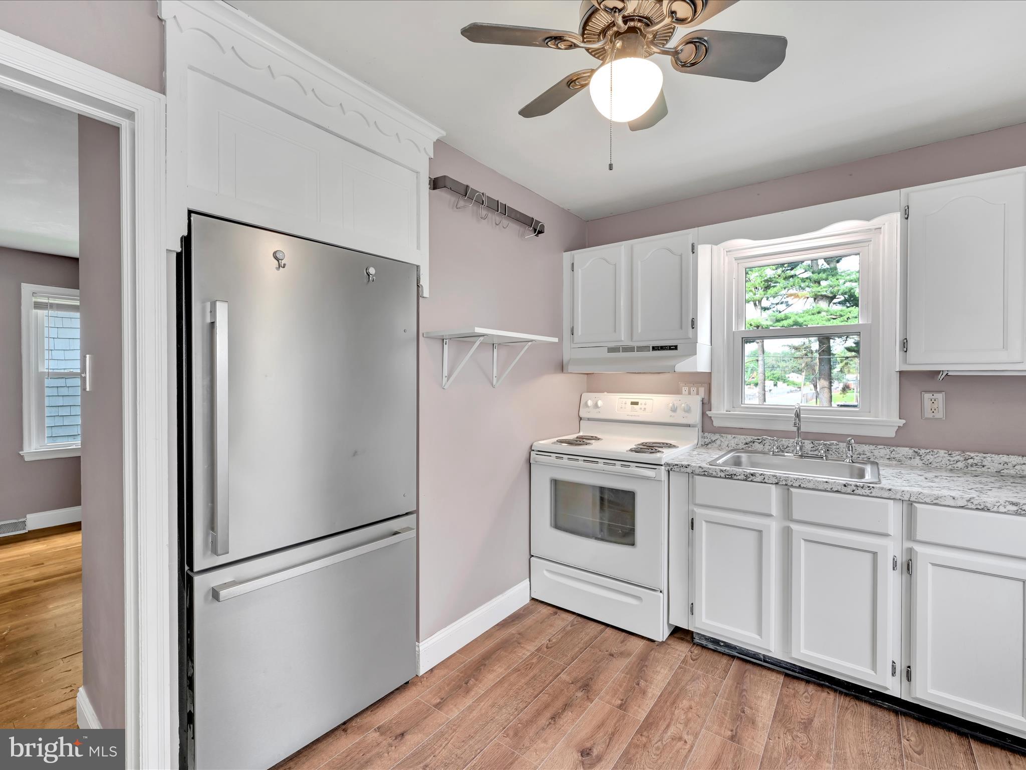 GLEN MOORE CIRCLE - Residential