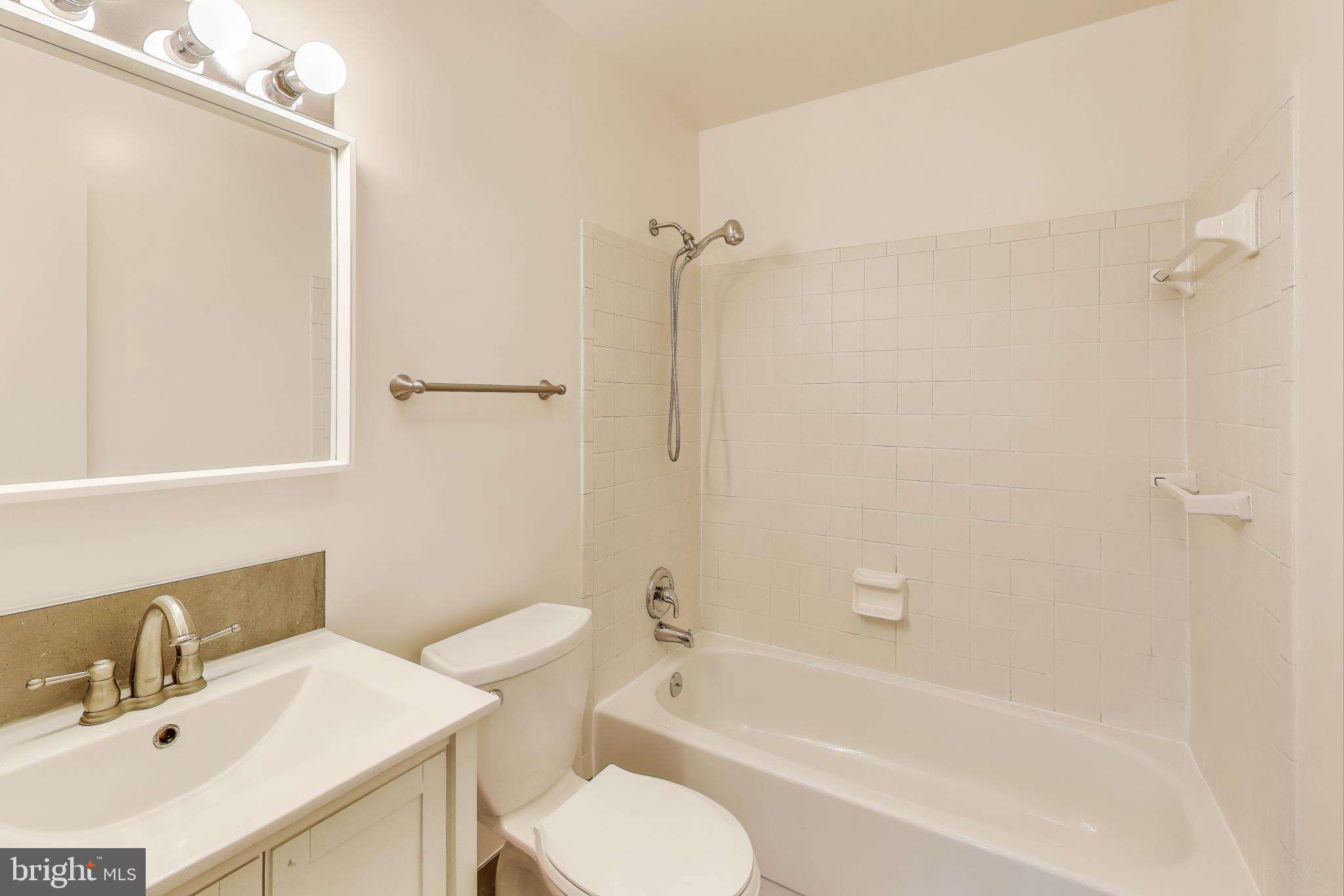 HUNGERFORD - Residential Lease