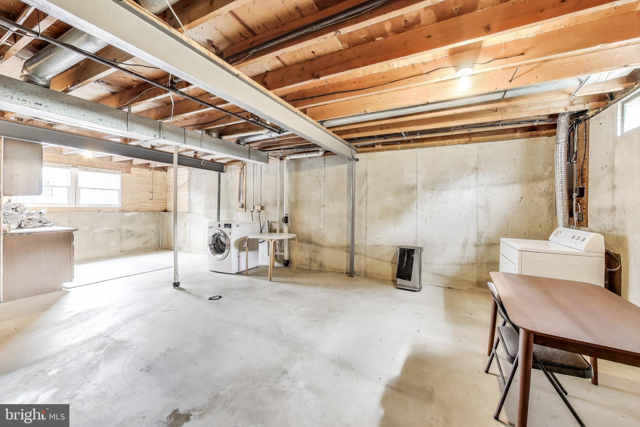 HUNGERFORD - Residential Lease