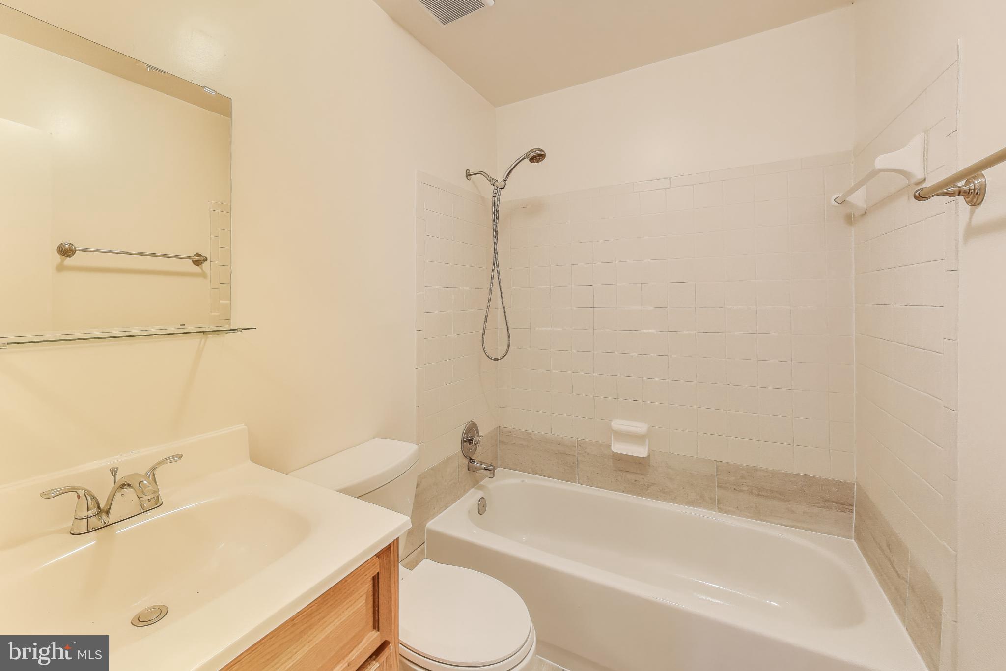 HUNGERFORD - Residential Lease