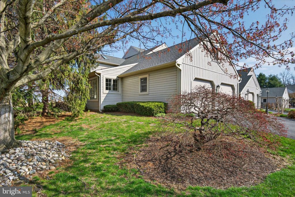 Photo of 28 Shybrook Court, ELIZABETHTOWN, PA 17022 (MLS # PALA2085820)