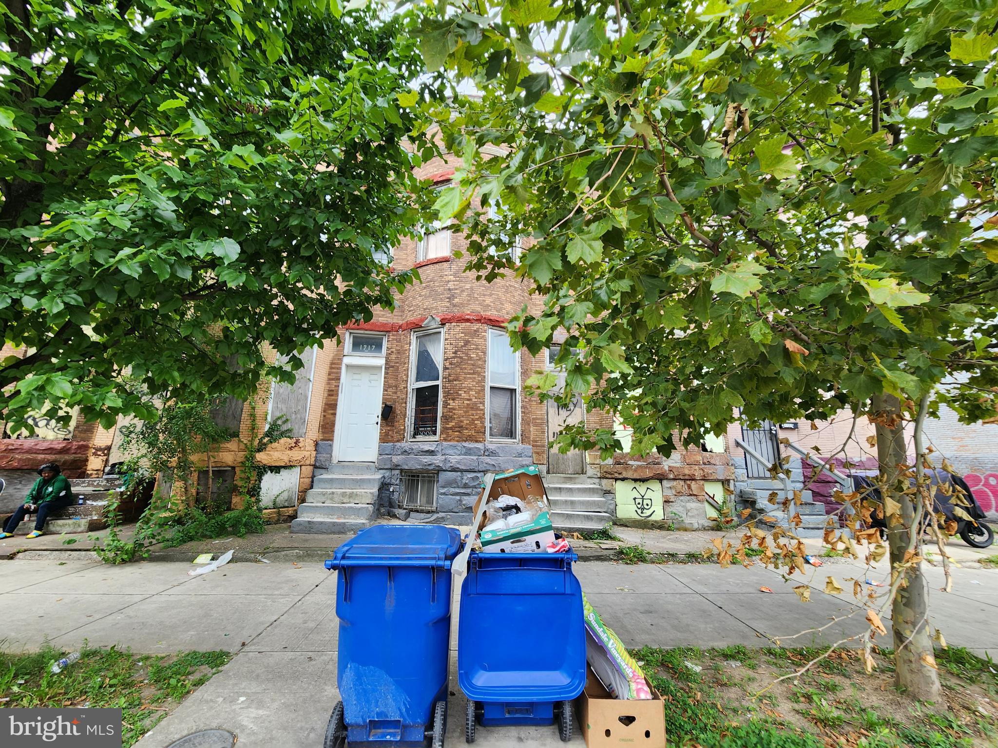 1717 W NORTH AVENUE