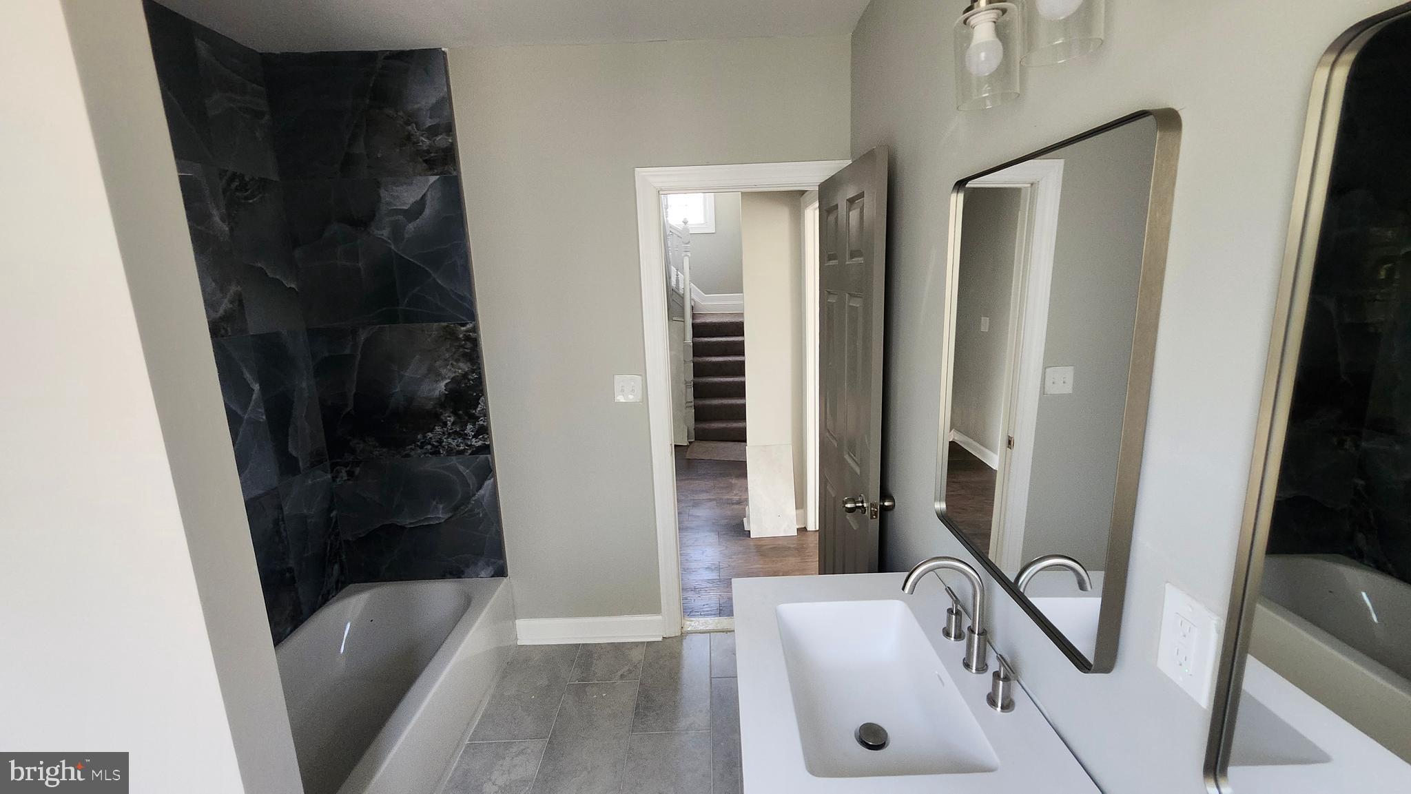 WINDSOR HILLS - Residential