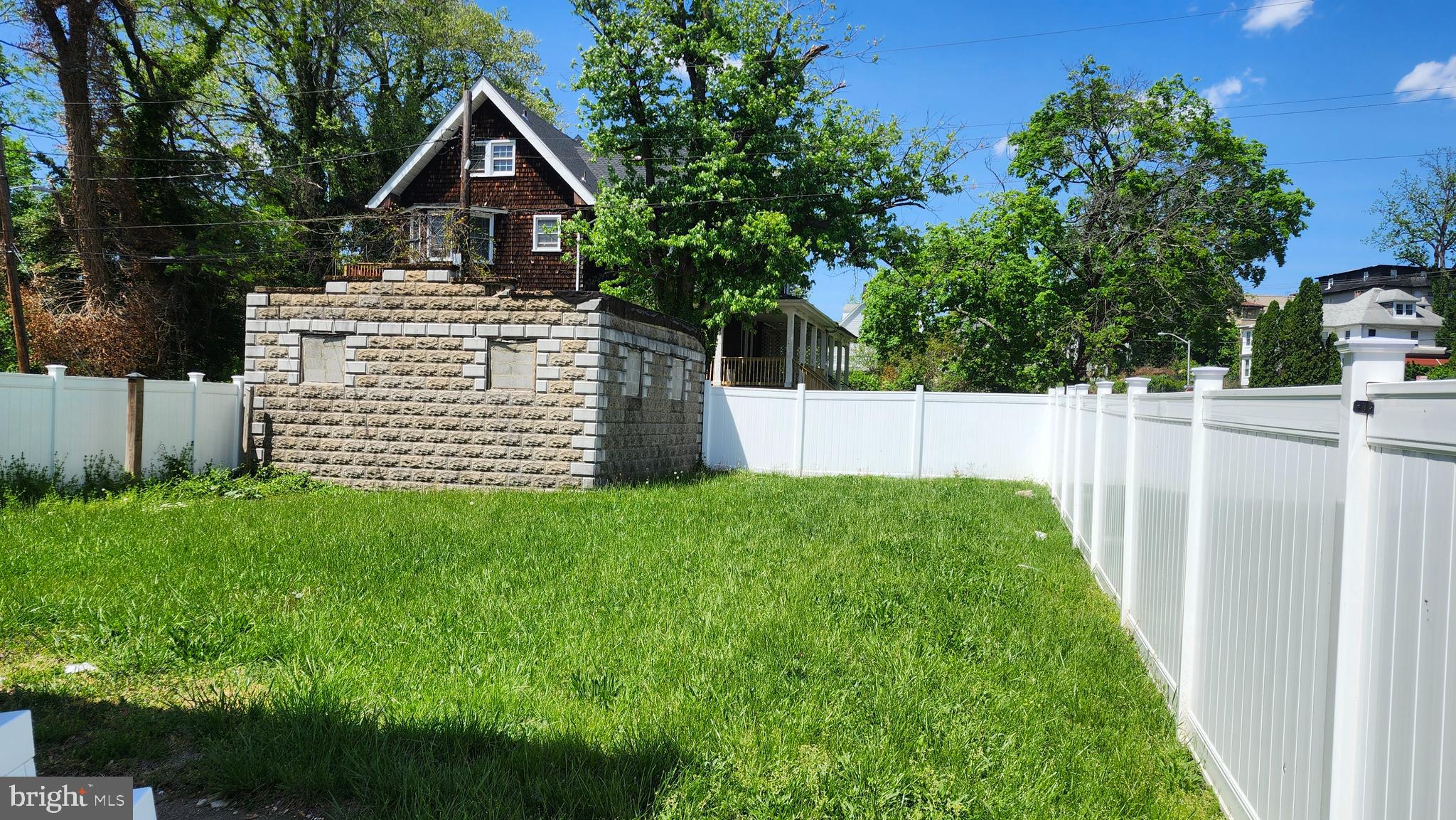 WINDSOR HILLS - Residential