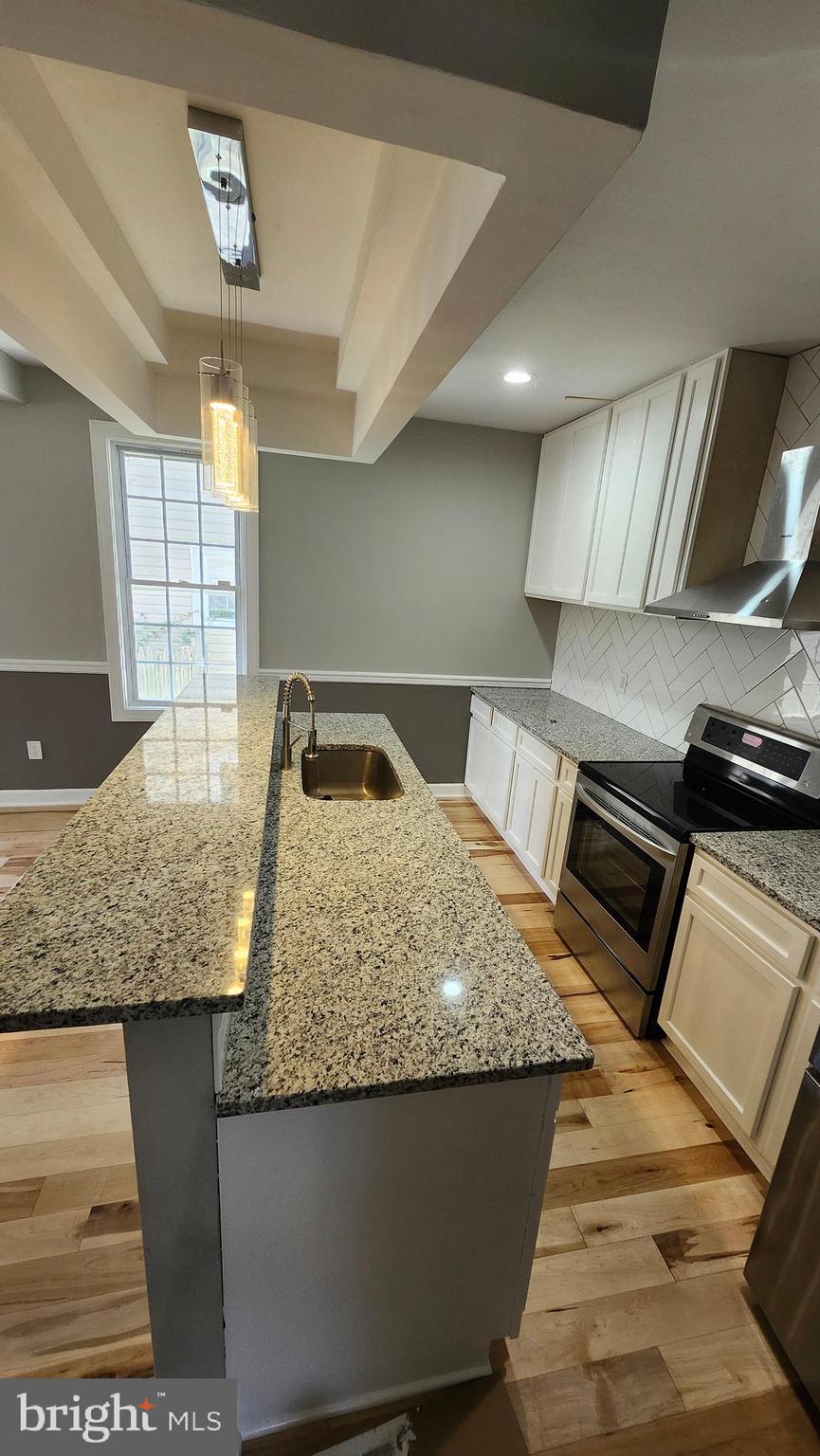WINDSOR HILLS - Residential