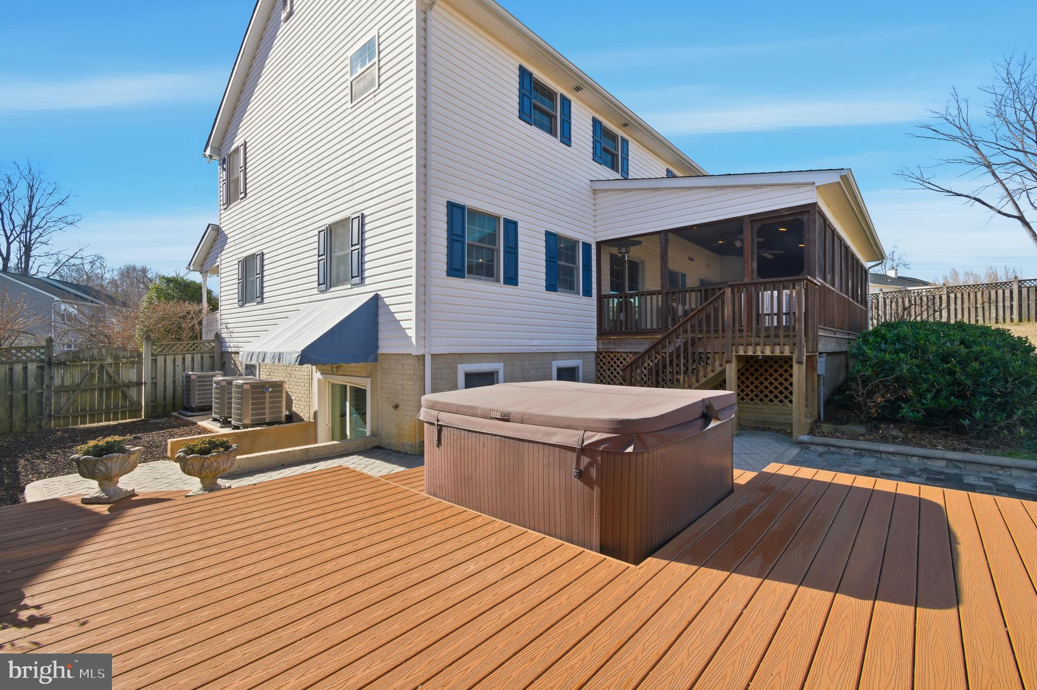 WEST SHORE - Residential