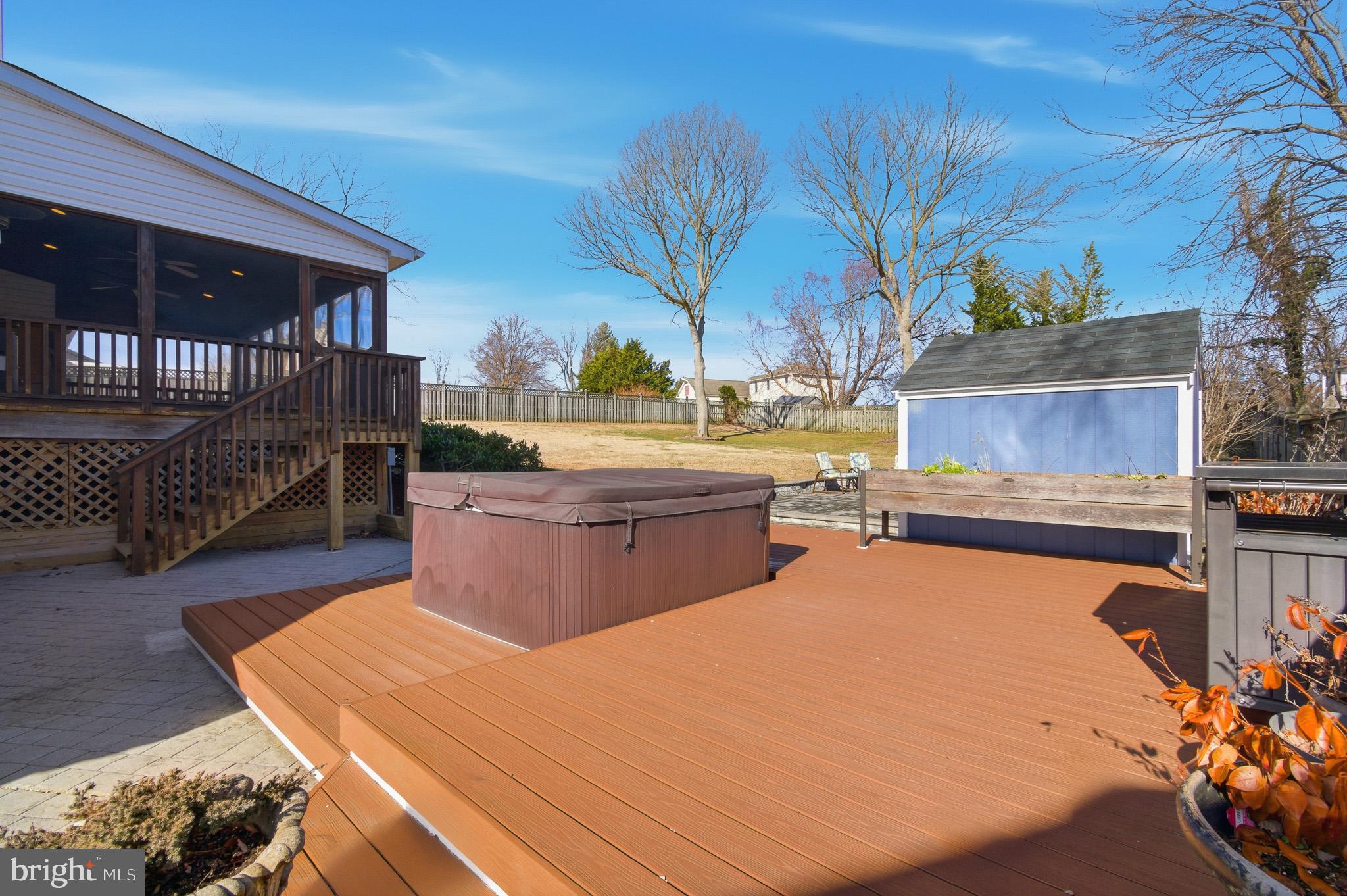 WEST SHORE - Residential