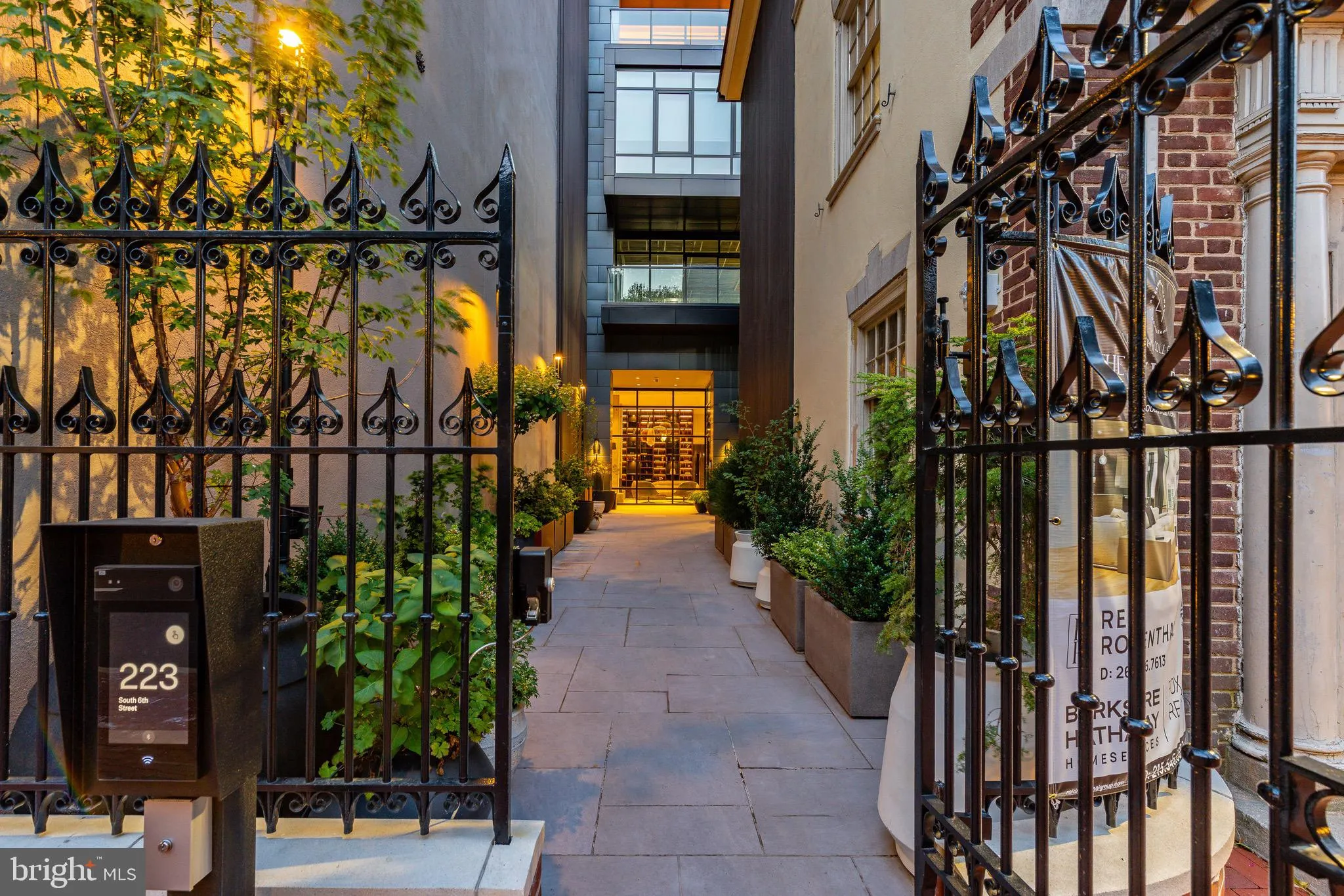 Philadelphia, Pennsylvania 19106, United States, 4 Bedrooms Bedrooms, ,5 BathroomsBathrooms,Residential,Active,122229