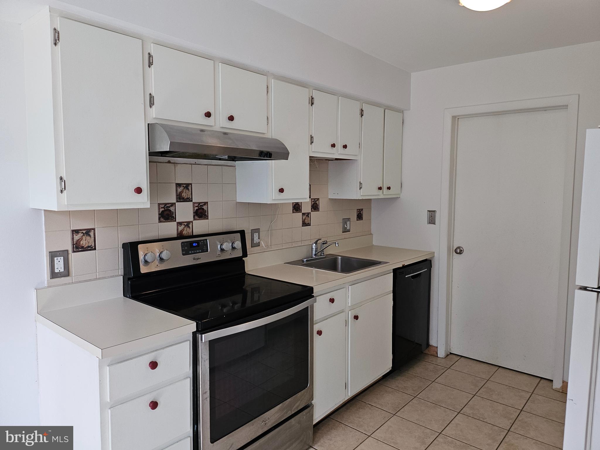 QUAKER GREEN - Residential Lease