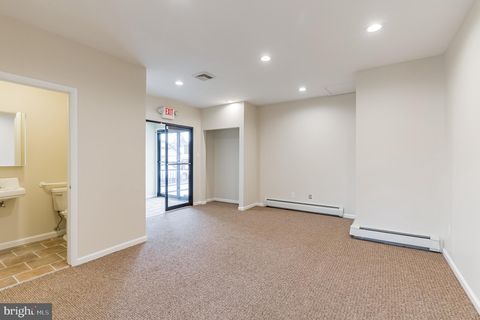 Photo of 260 E County Line Road, HATBORO, PA 19040 (MLS # PAMC2171146)