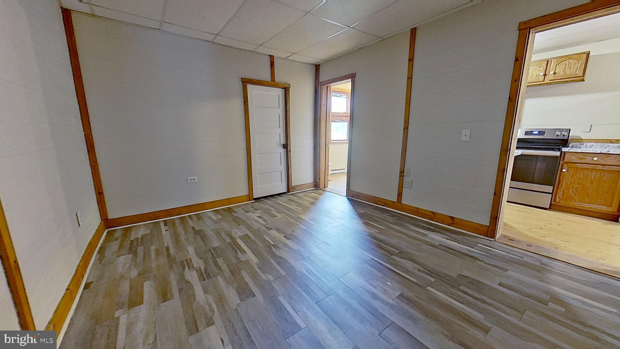 31 E HIGH STREET 1/2