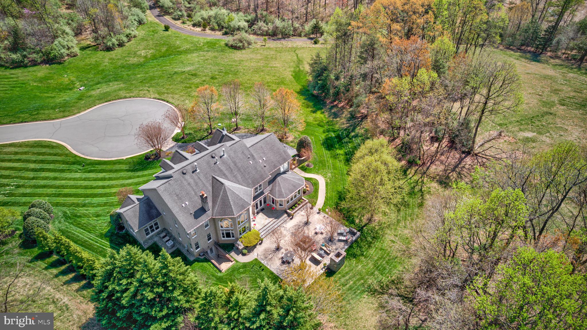 11050 HEATHLAND DRIVE