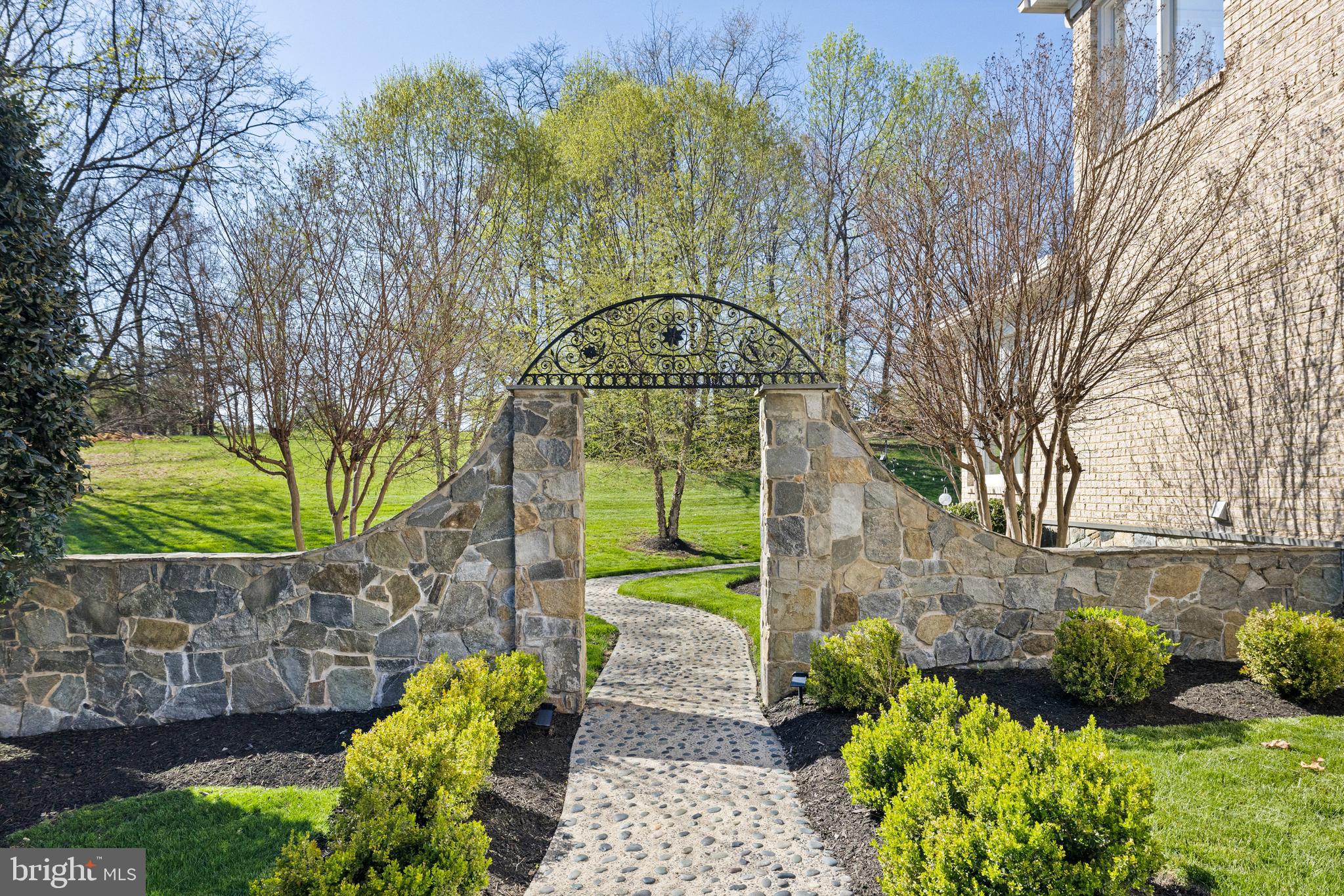 OAKTON - Residential