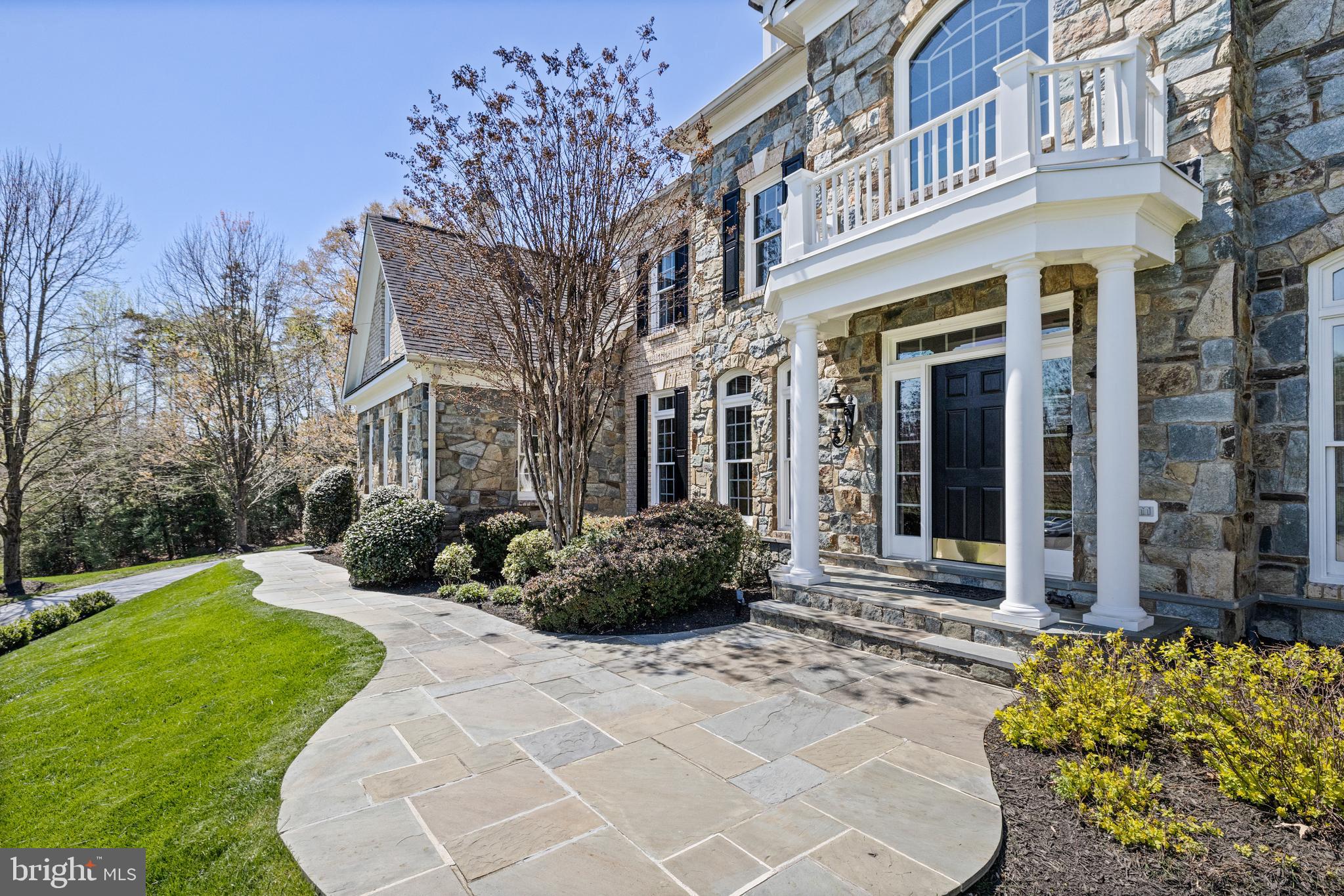 11050 HEATHLAND DRIVE