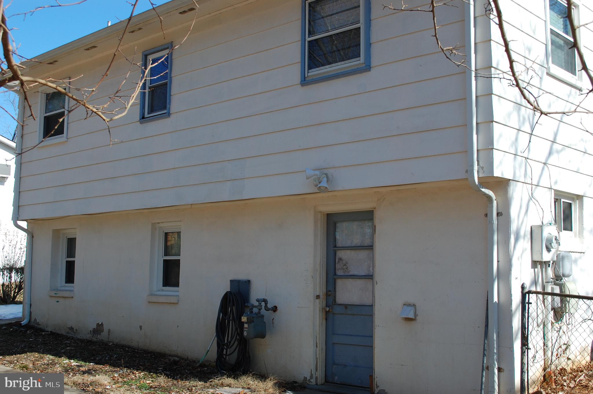 DALE CITY - Residential Lease