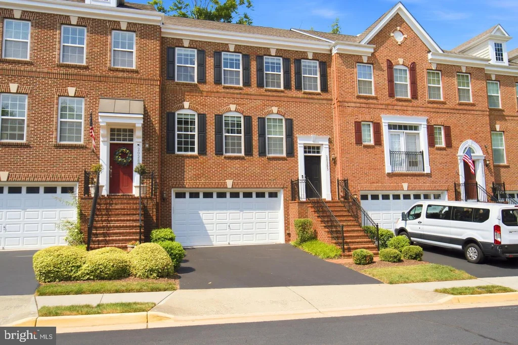 20283 Center Brook Square, Sterling, VA 20165