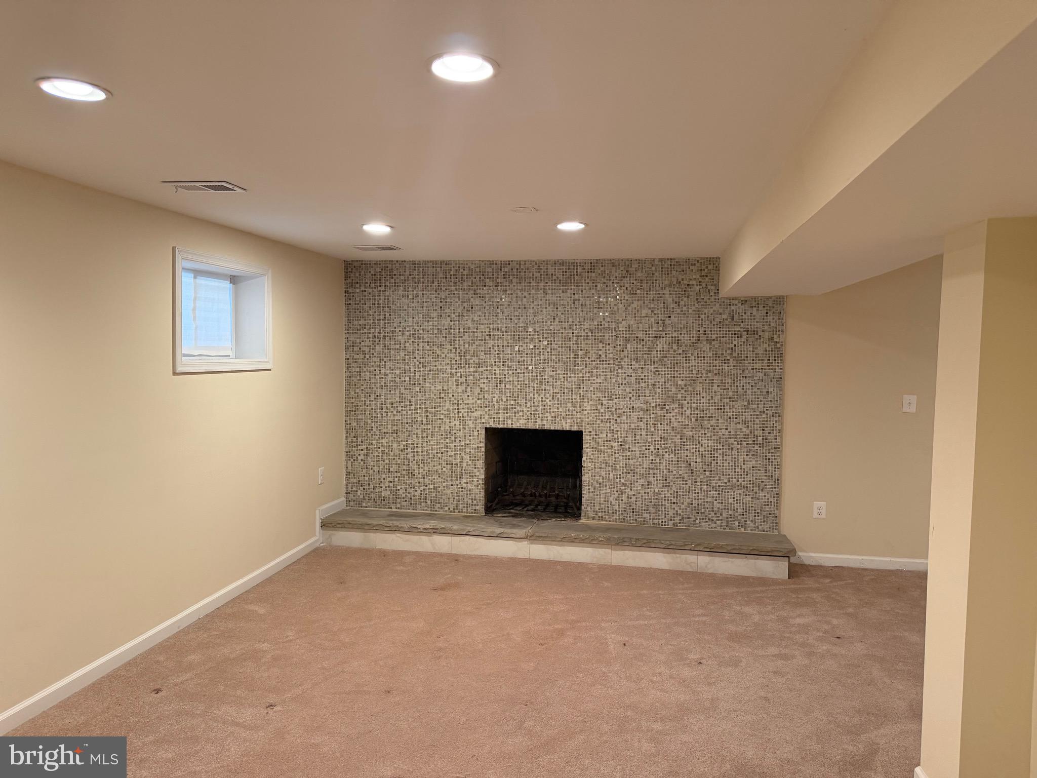 HOLLY SPRINGS - Residential