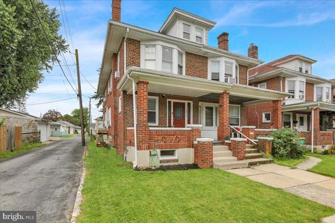 2212 HIGHLAND STREET READING PA 19609