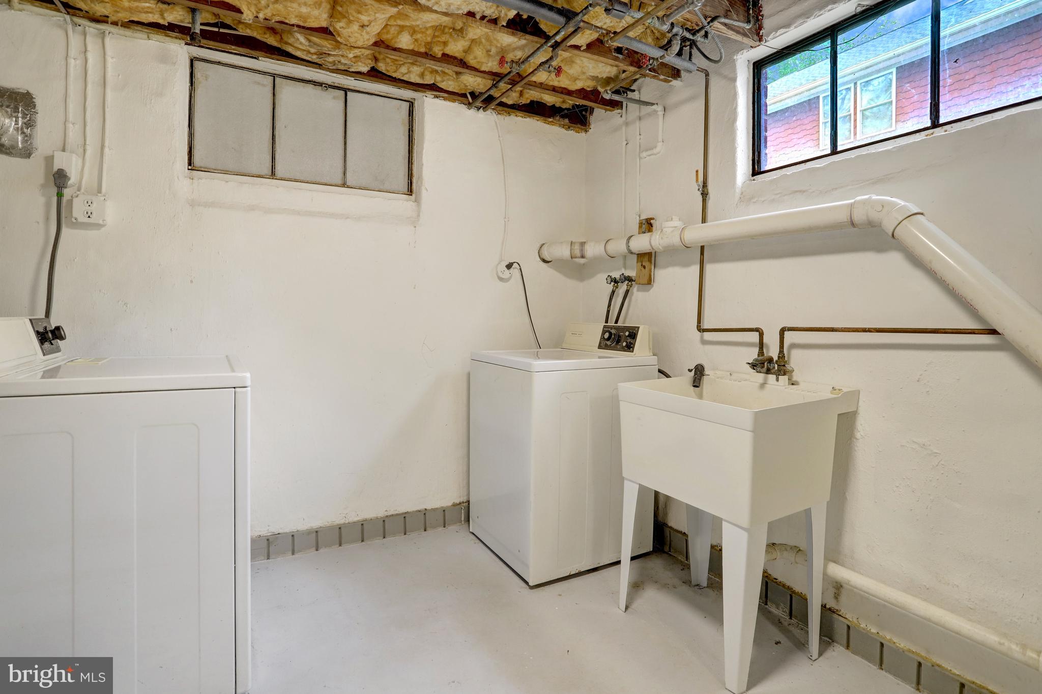 WAVERLY HILLS - Residential