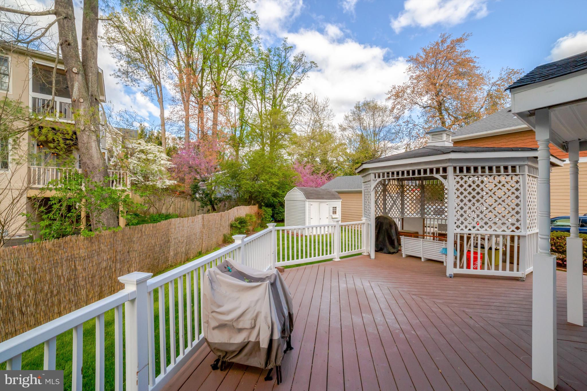 WAVERLY HILLS - Residential