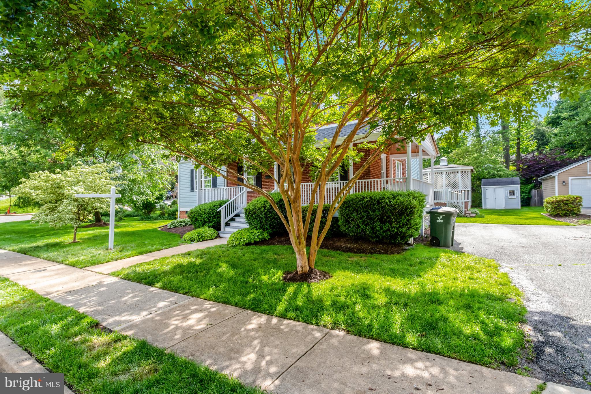 WAVERLY HILLS - Residential