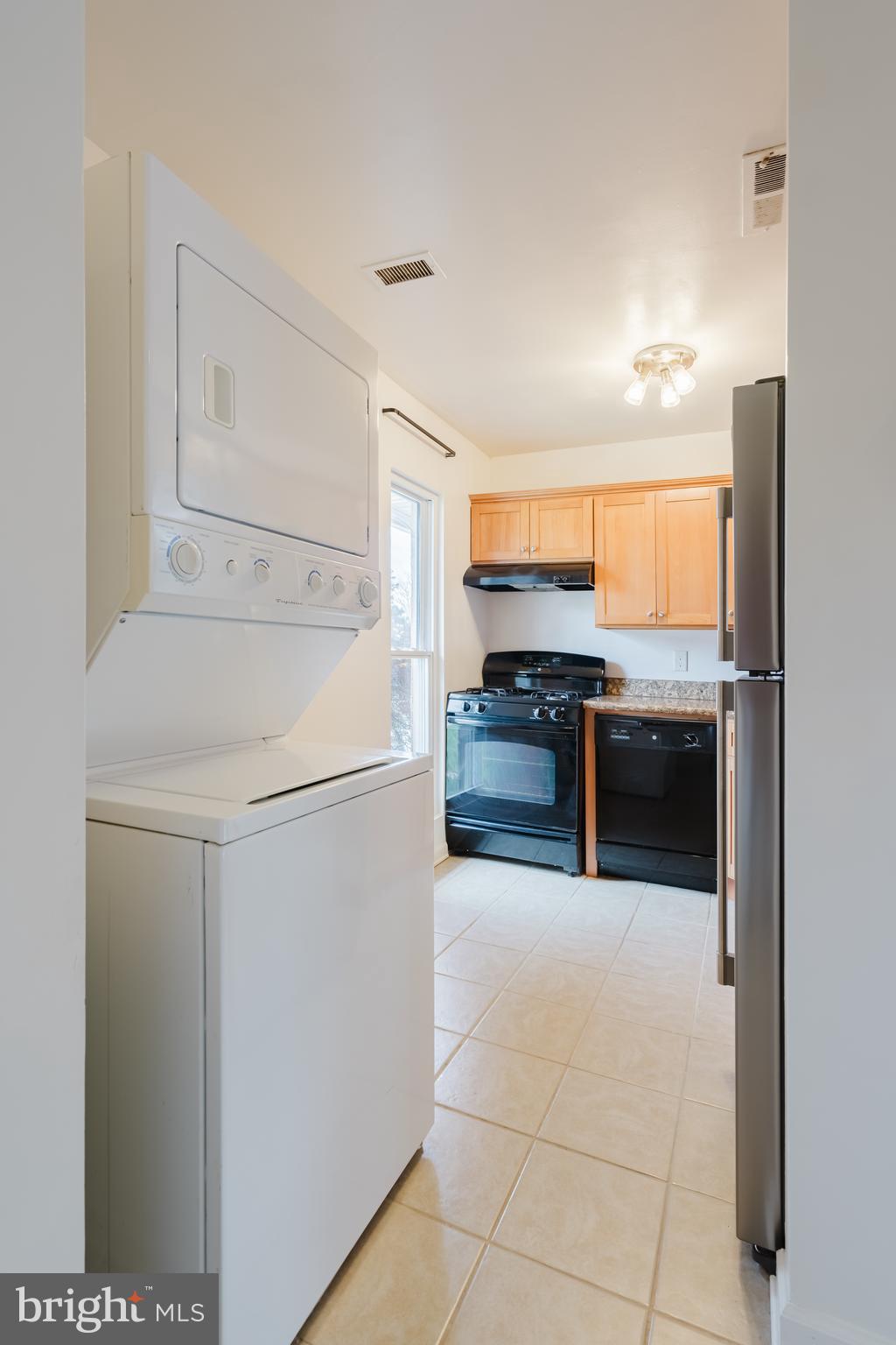 WILLIAMSBURG VIL - Residential